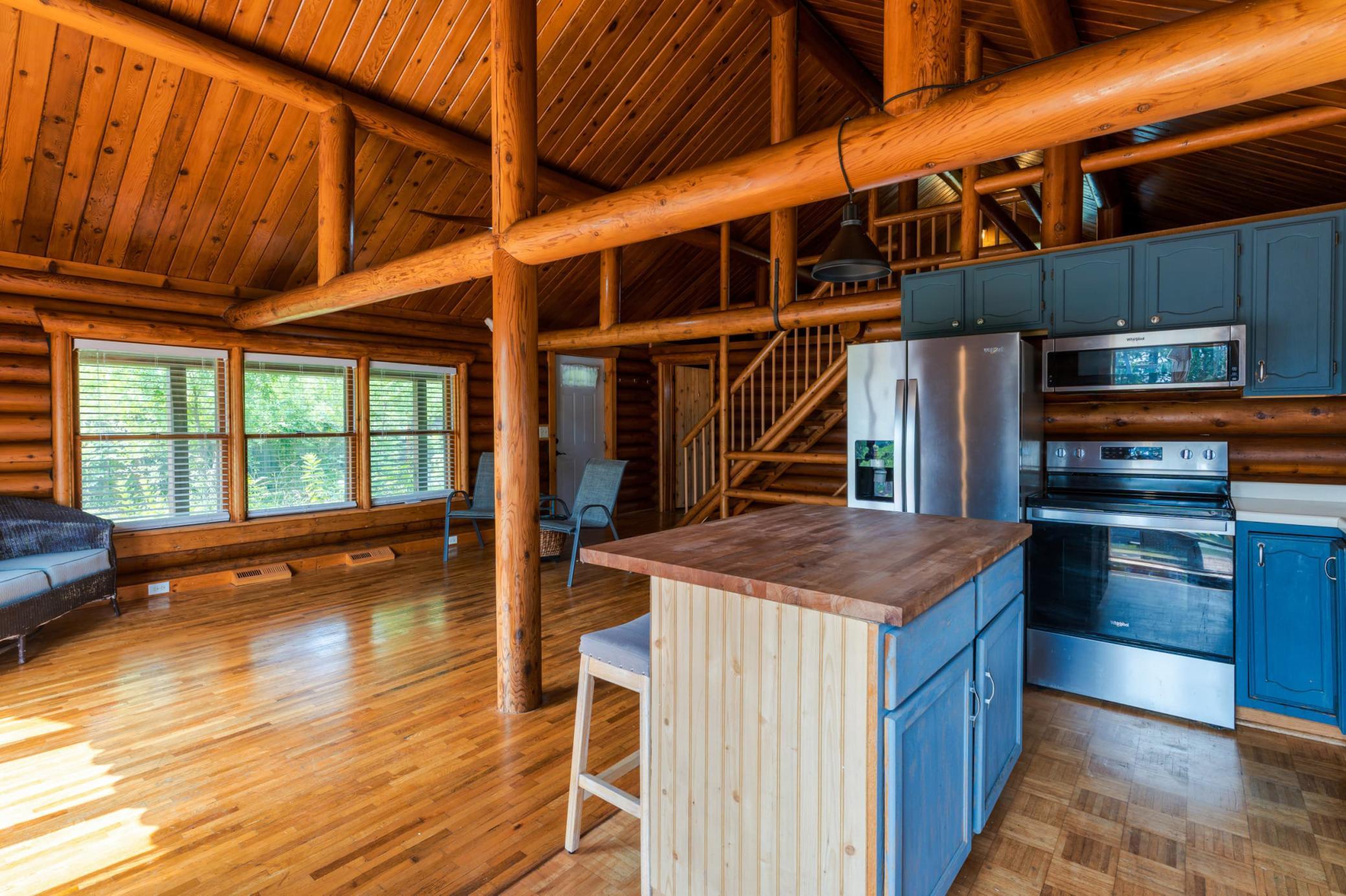 1962 single family home for sale at 718 Stoner Avenue SE in Bemidji, MN — 3 bed, 1 bath (photo 12 of 40)