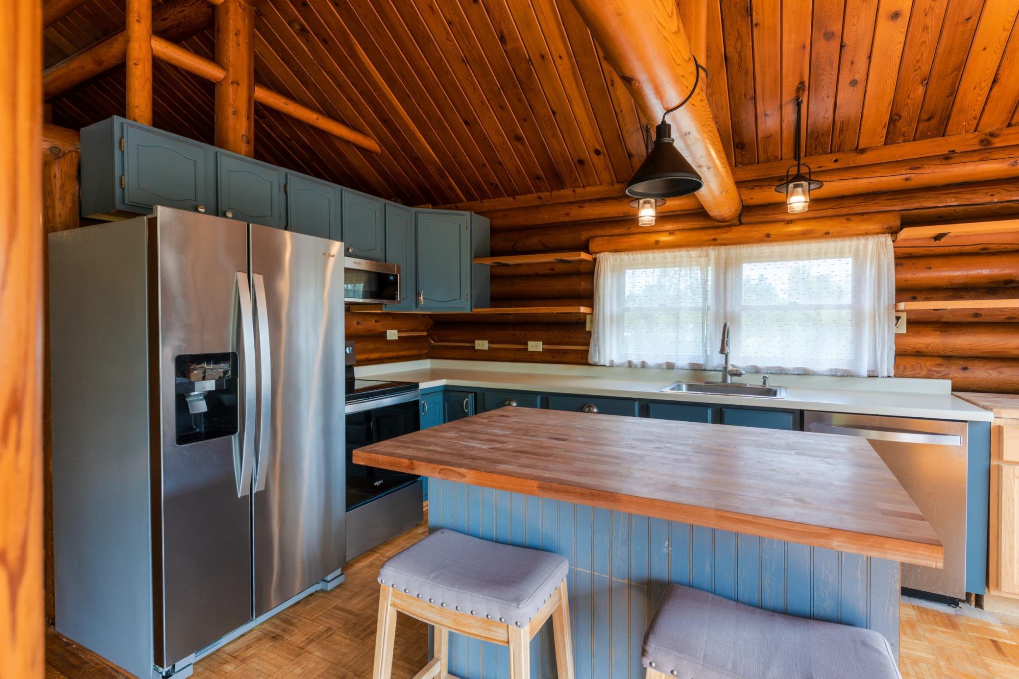 1962 single family home for sale at 718 Stoner Avenue SE in Bemidji, MN — 3 bed, 1 bath (photo 14 of 40)