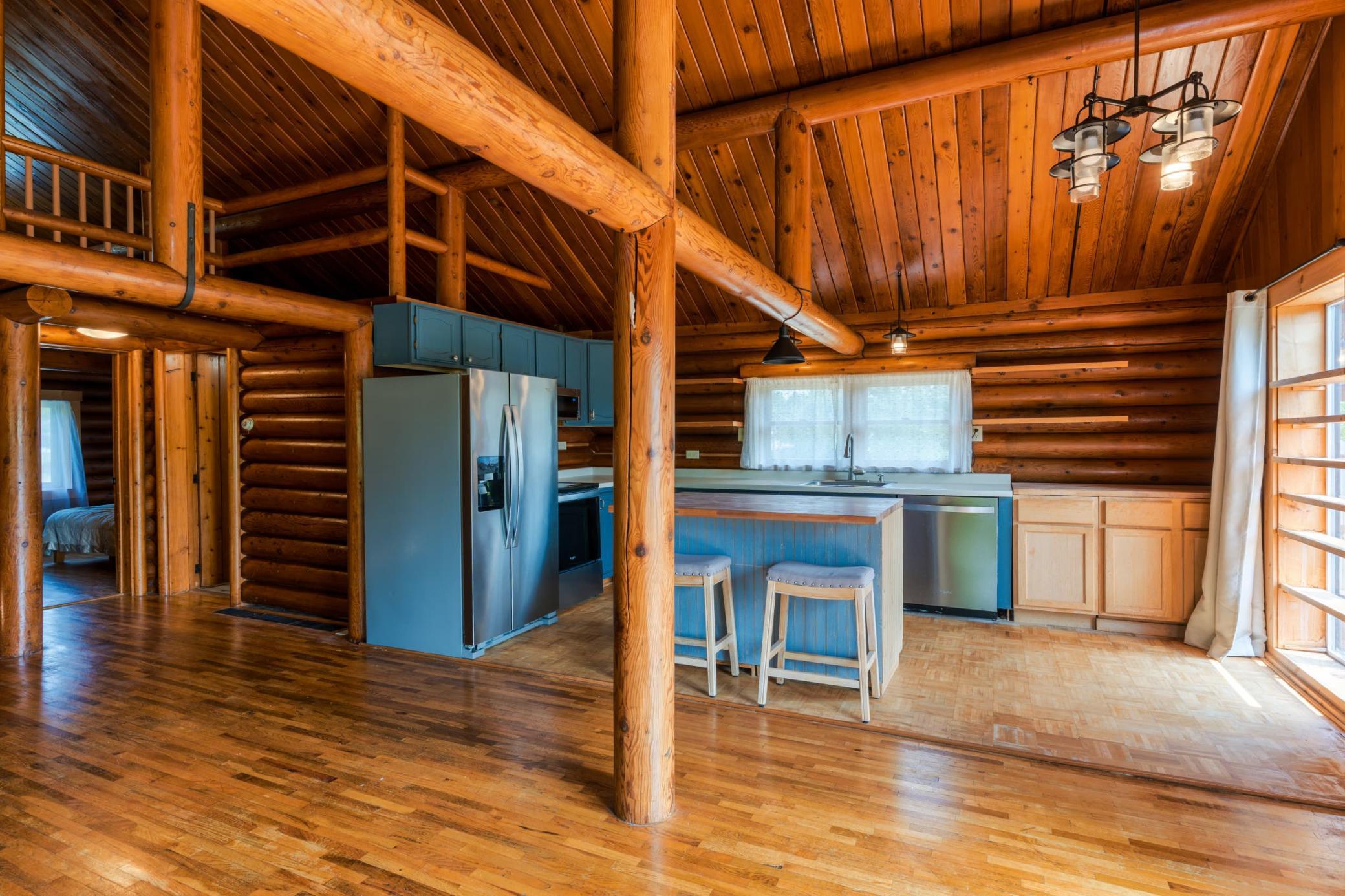 1962 single family home for sale at 718 Stoner Avenue SE in Bemidji, MN — 3 bed, 1 bath (photo 15 of 40)