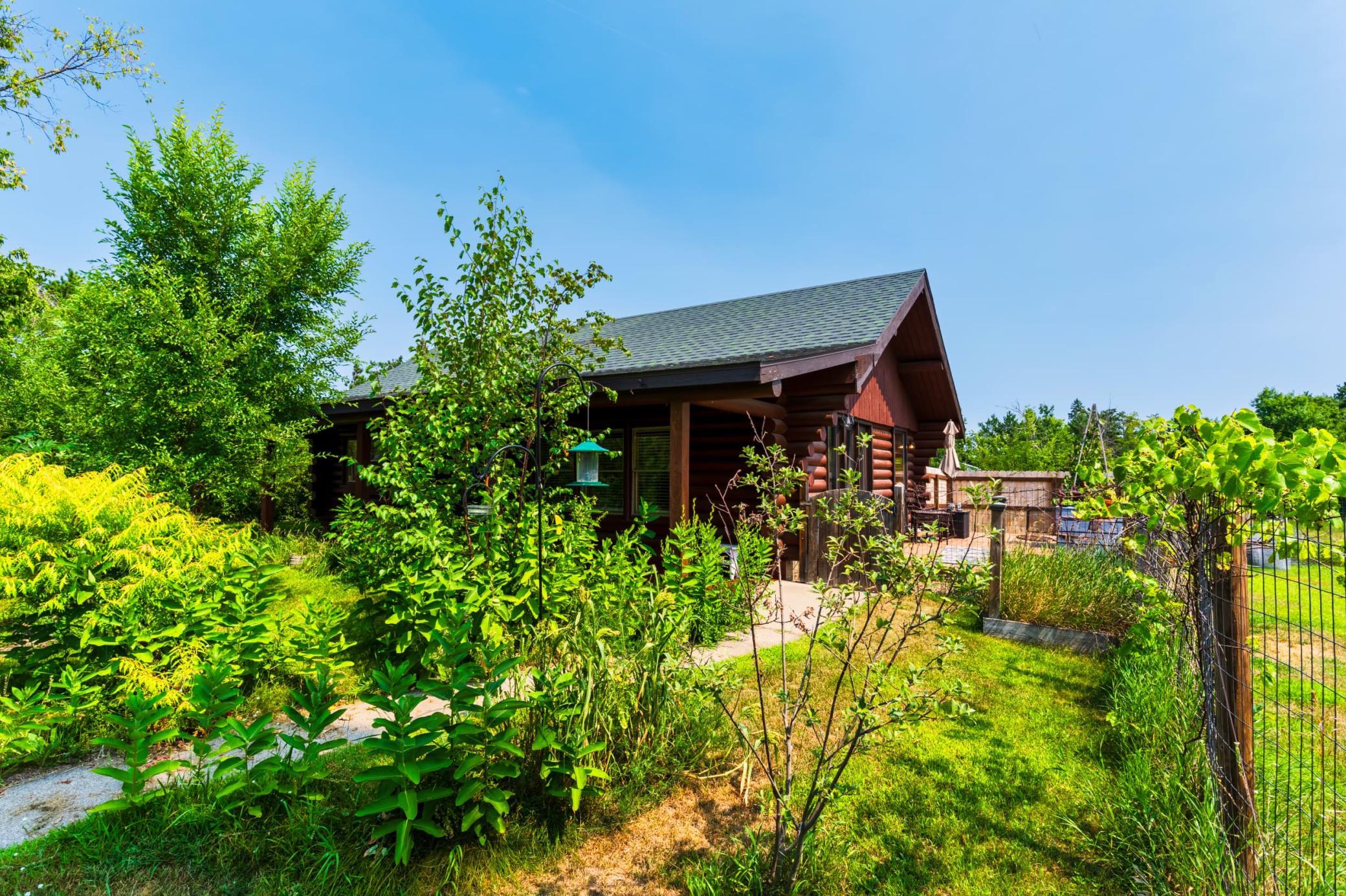 1962 single family home for sale at 718 Stoner Avenue SE in Bemidji, MN — 3 bed, 1 bath (photo 16 of 40)