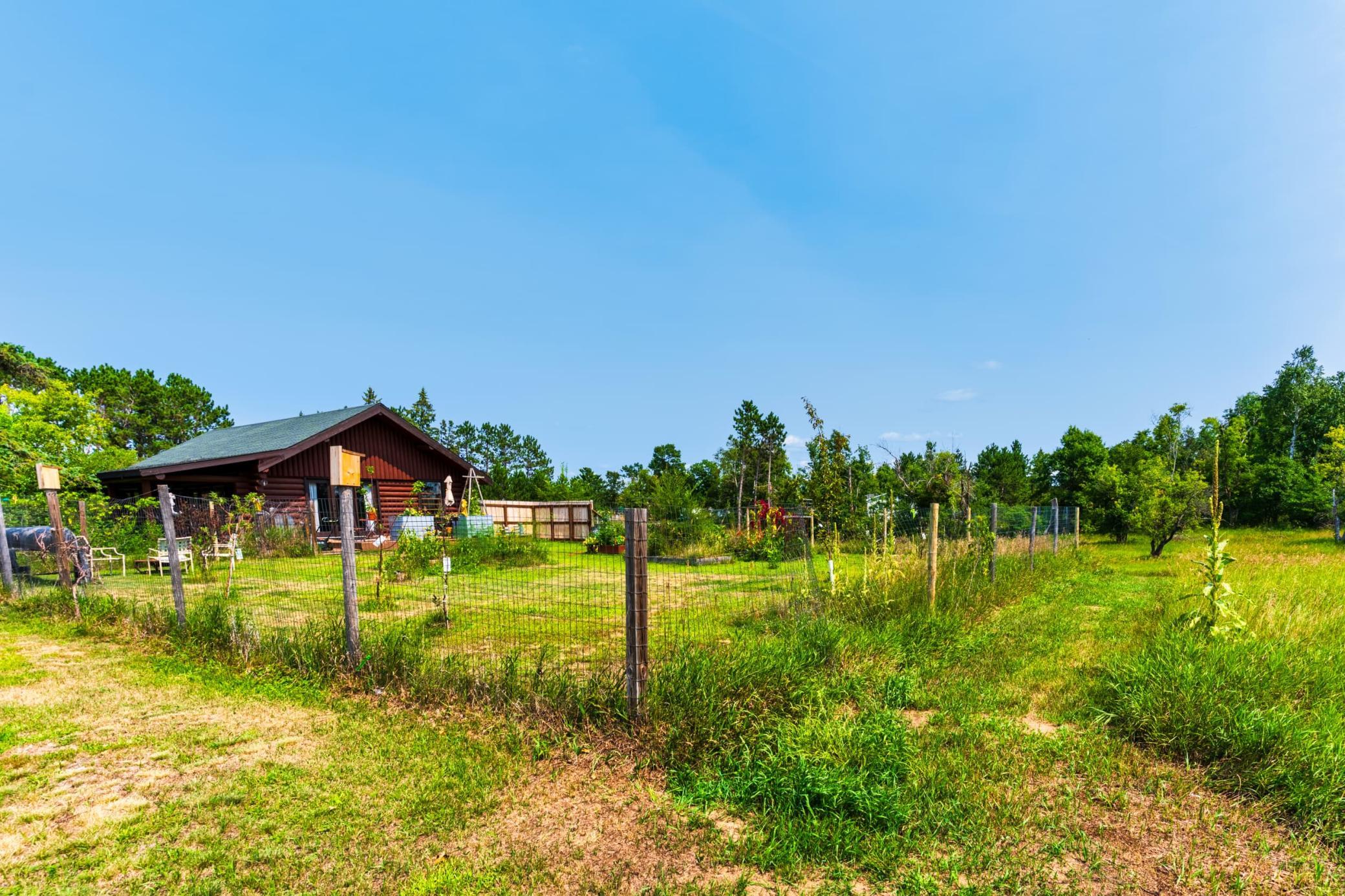 1962 single family home for sale at 718 Stoner Avenue SE in Bemidji, MN — 3 bed, 1 bath (photo 26 of 40)