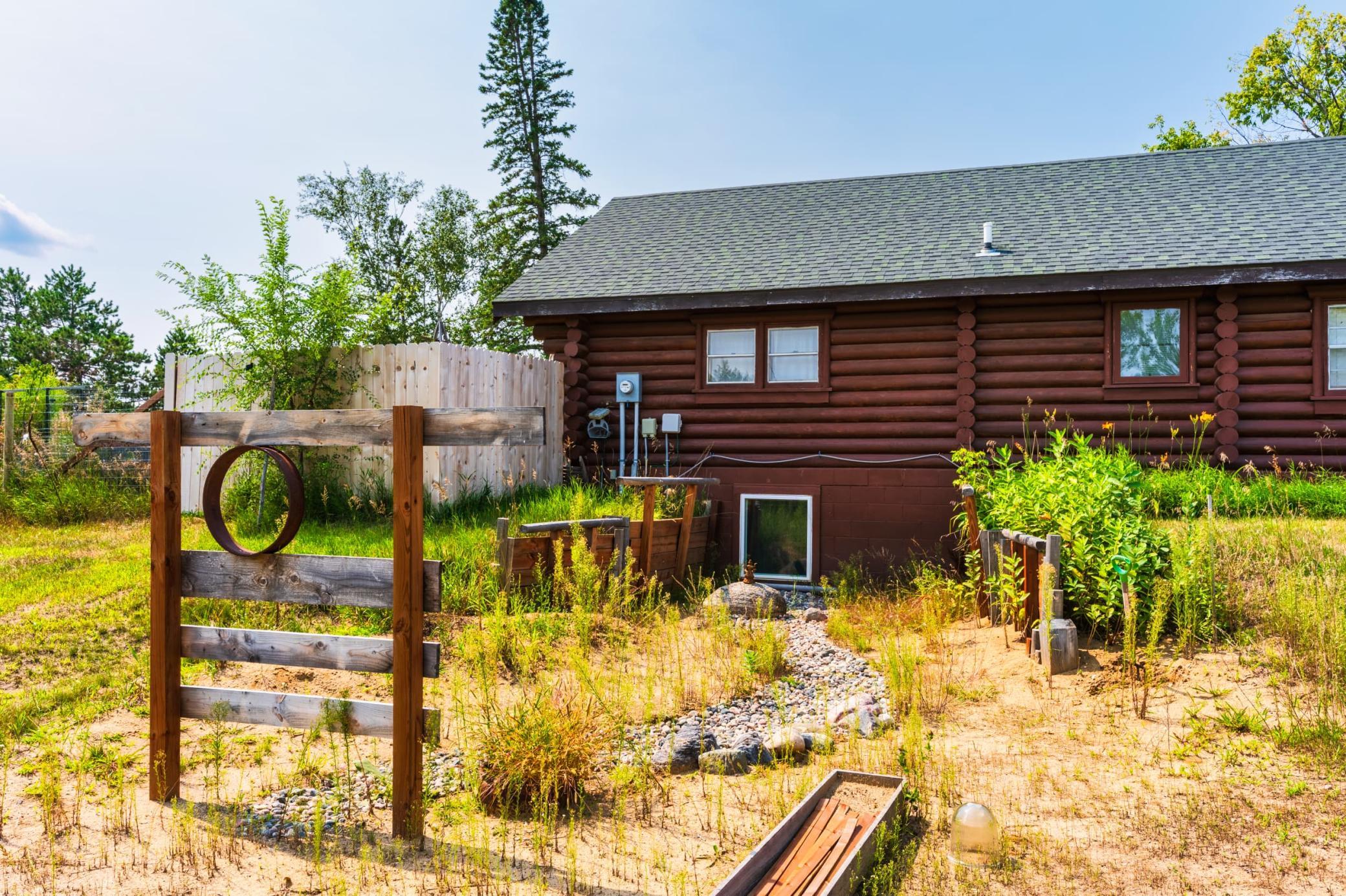 1962 single family home for sale at 718 Stoner Avenue SE in Bemidji, MN — 3 bed, 1 bath (photo 30 of 40)