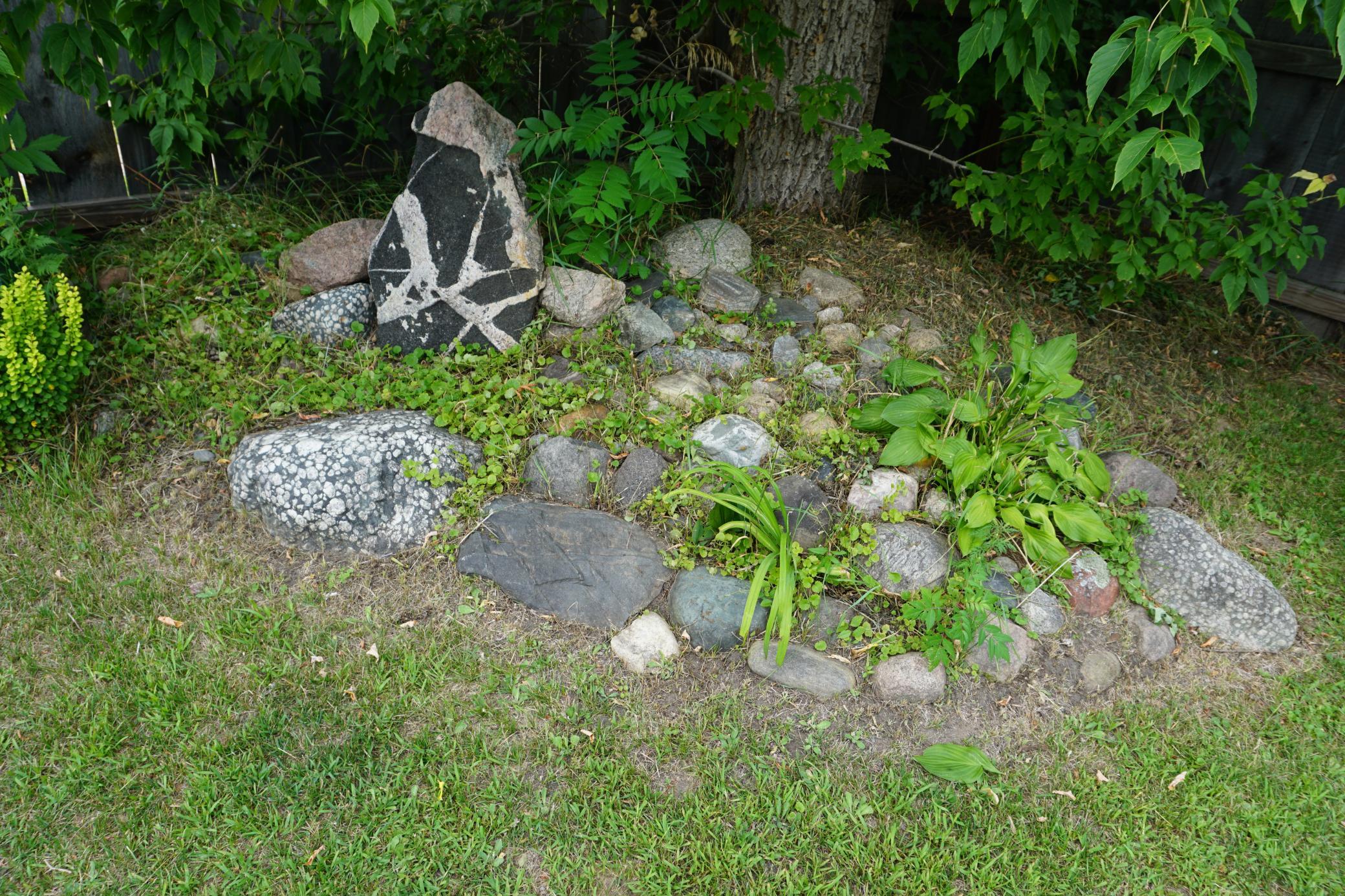 1962 single family home for sale at 718 Stoner Avenue SE in Bemidji, MN — 3 bed, 1 bath (photo 33 of 40)
