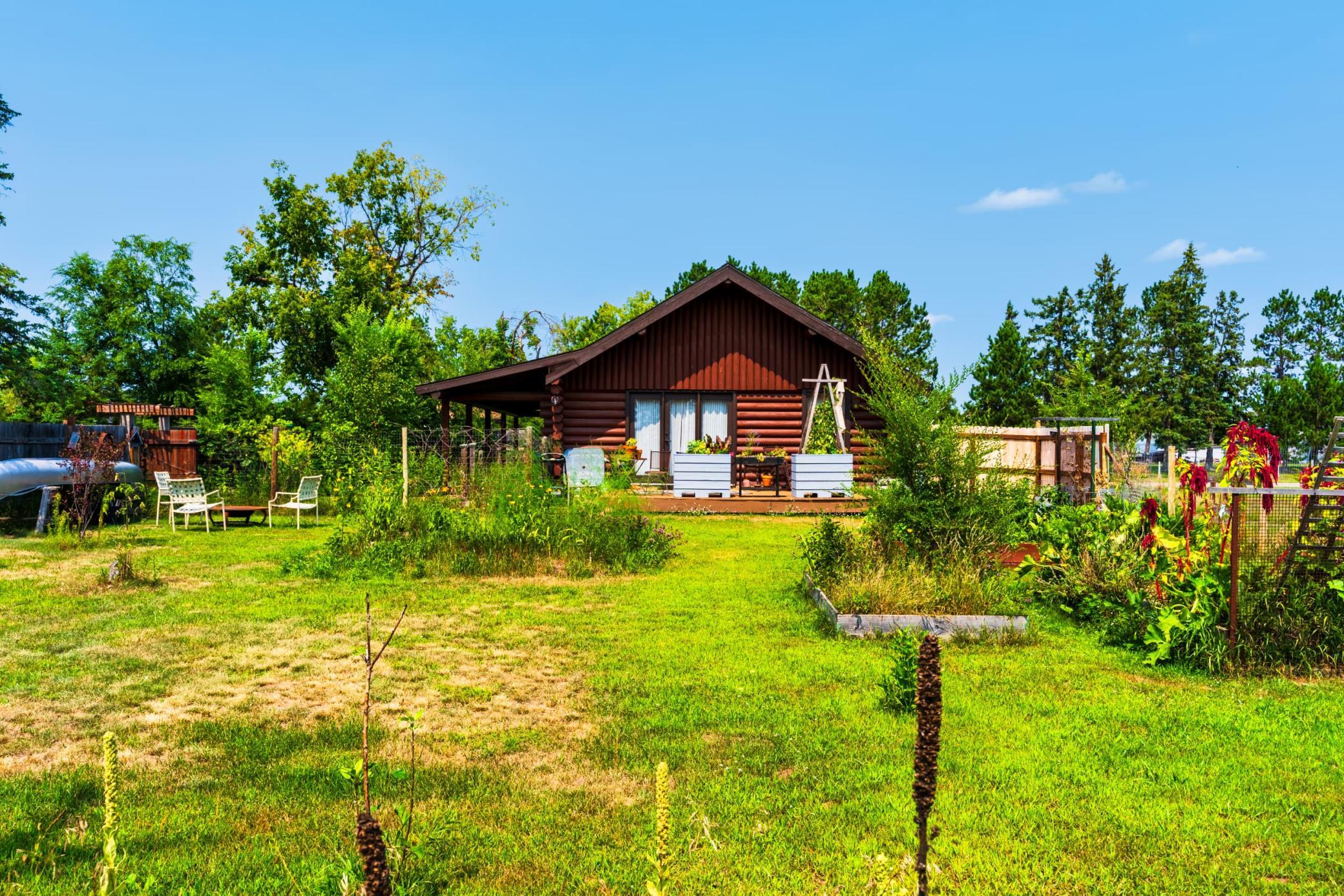 1962 single family home for sale at 718 Stoner Avenue SE in Bemidji, MN — 3 bed, 1 bath (photo 34 of 40)