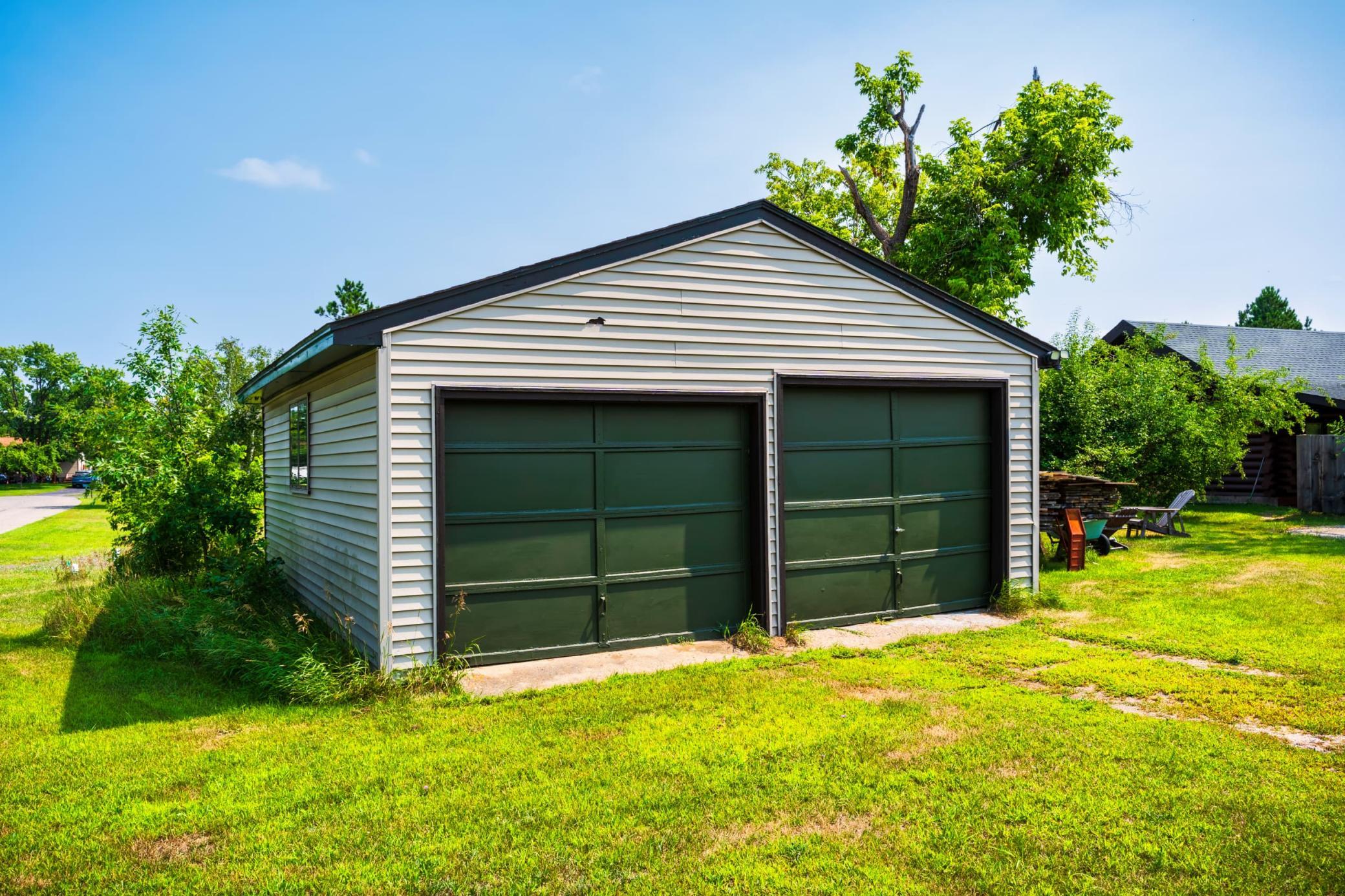 1962 single family home for sale at 718 Stoner Avenue SE in Bemidji, MN — 3 bed, 1 bath (photo 9 of 40)