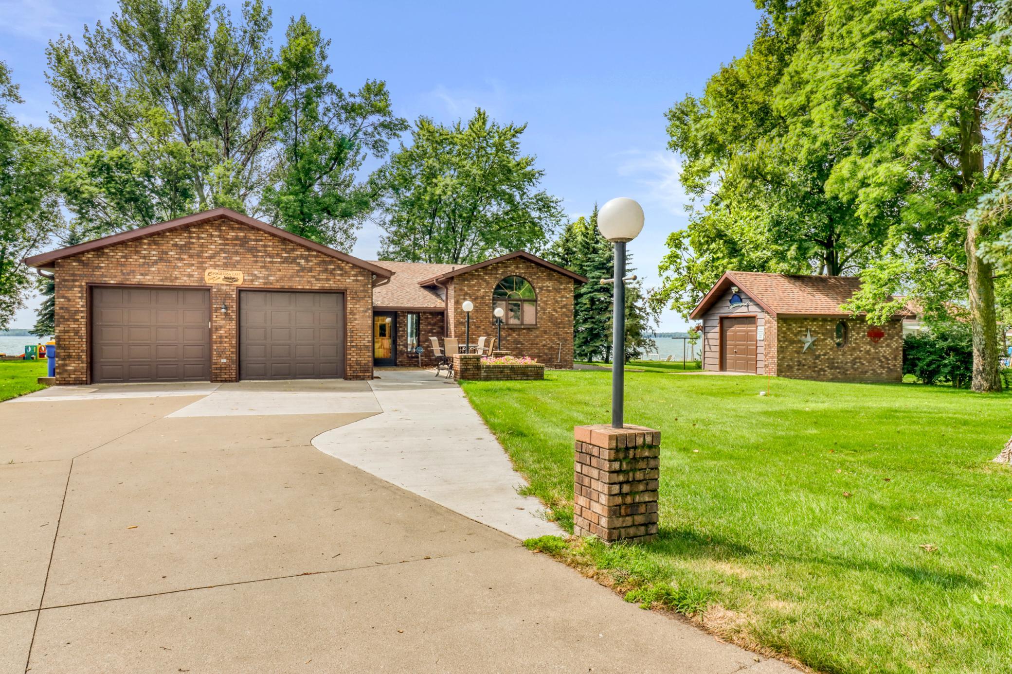 1982 single family home for sale at 45212 N Little Pine Road in Perham, MN — 4 bed, 3 bath (photo 3 of 68)