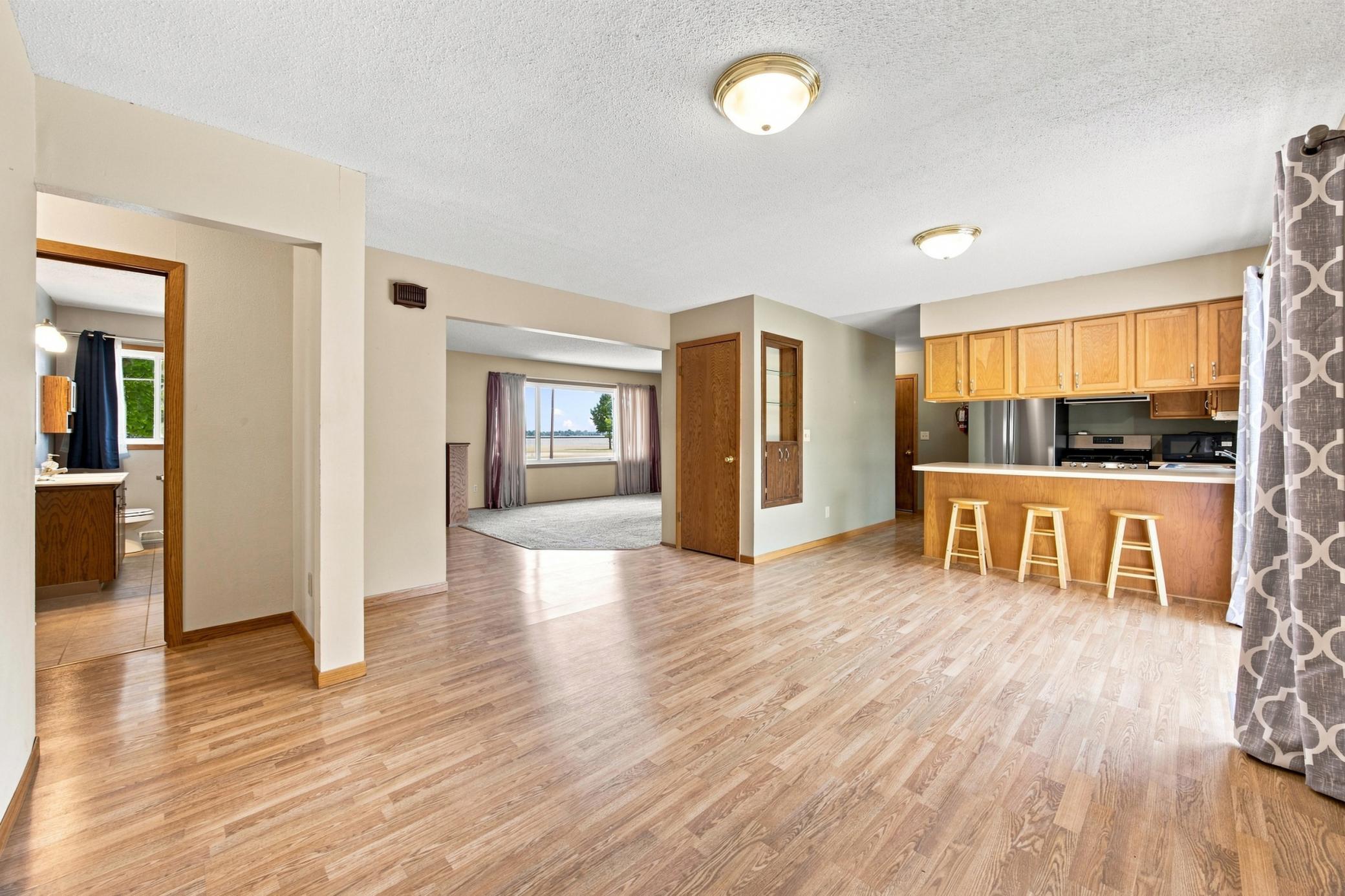 1969 single family home for sale at 2101 20th Street S in Moorhead, MN — 3 bed, 2 bath (photo 11 of 41)