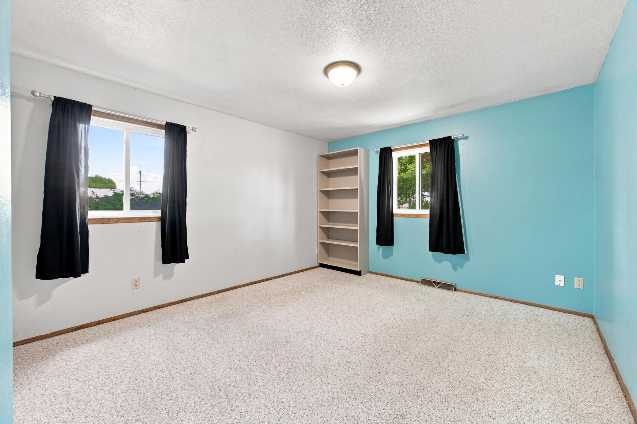 1969 single family home for sale at 2101 20th Street S in Moorhead, MN — 3 bed, 2 bath (photo 13 of 41)
