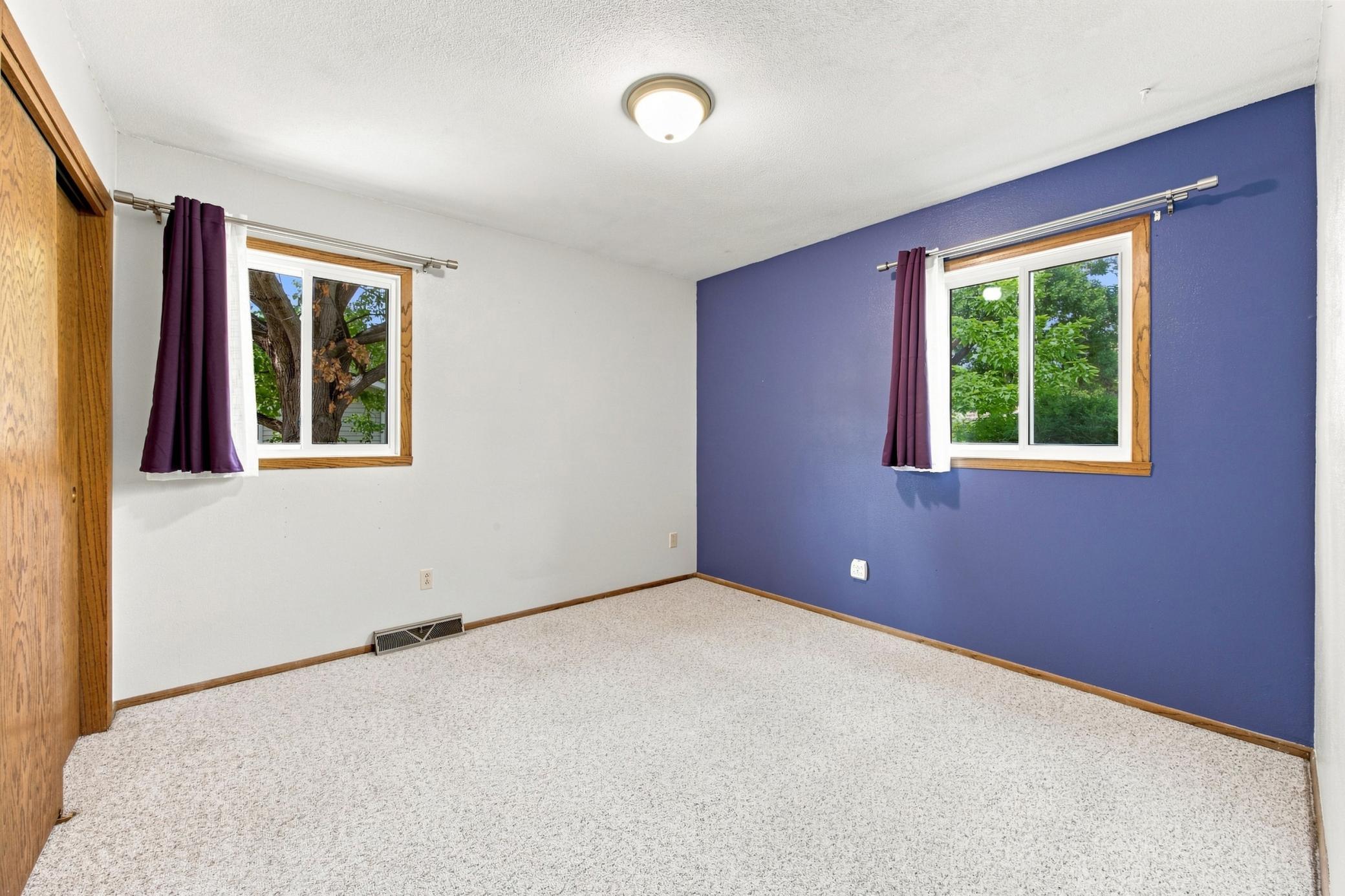 1969 single family home for sale at 2101 20th Street S in Moorhead, MN — 3 bed, 2 bath (photo 16 of 41)