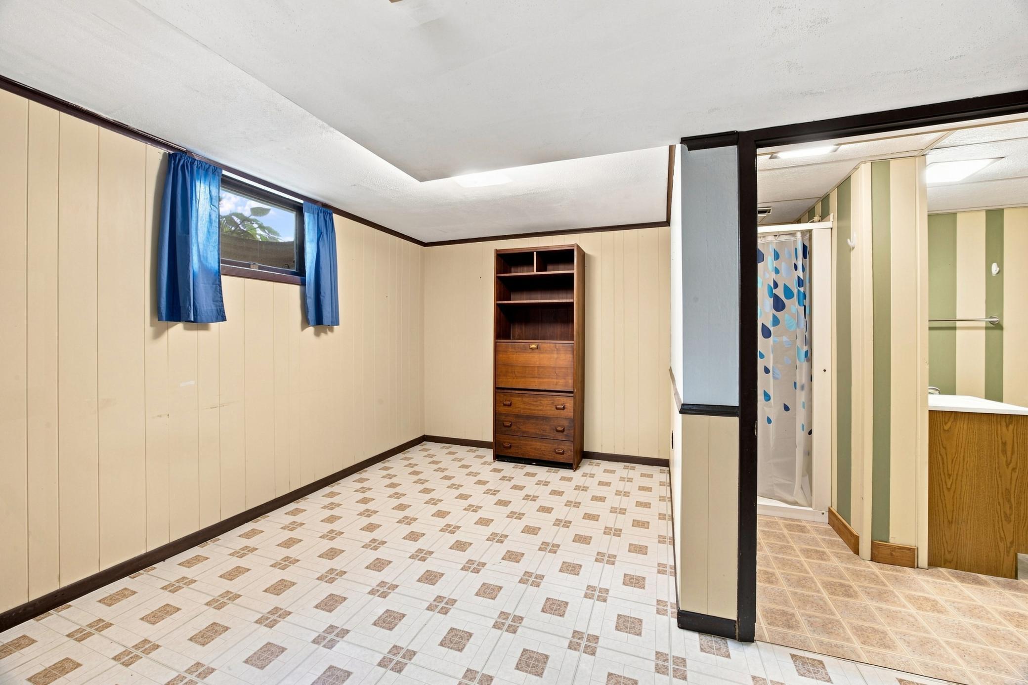 1969 single family home for sale at 2101 20th Street S in Moorhead, MN — 3 bed, 2 bath (photo 25 of 41)