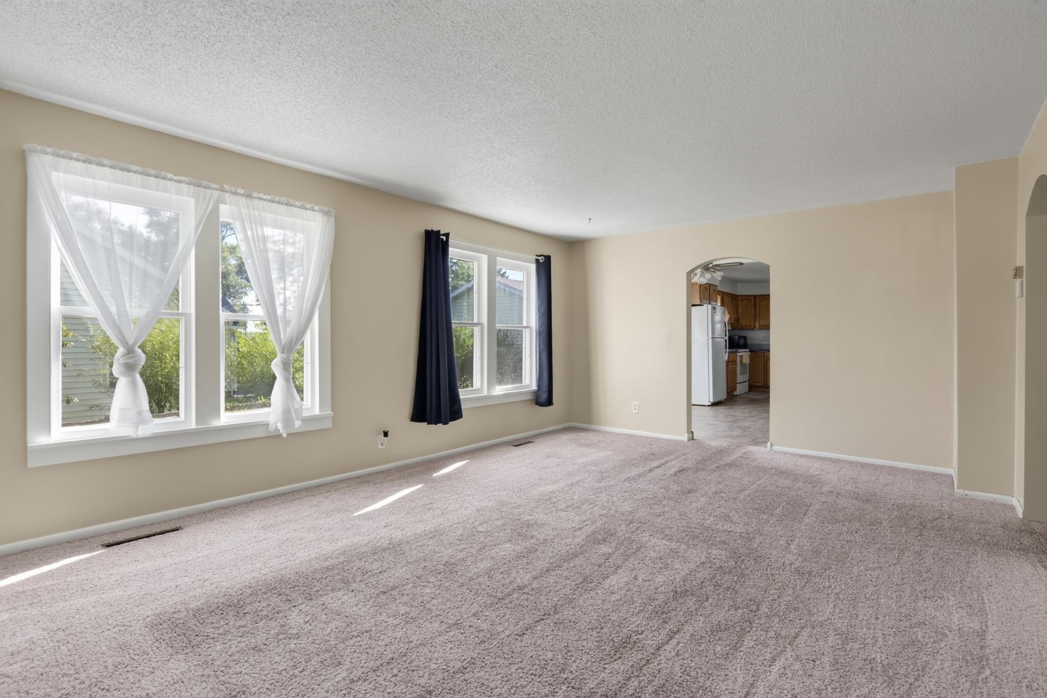 1920 single family home for sale at 521 5th Avenue NW in Valley City, ND — 2 bed, 2 bath (photo 2 of 38)