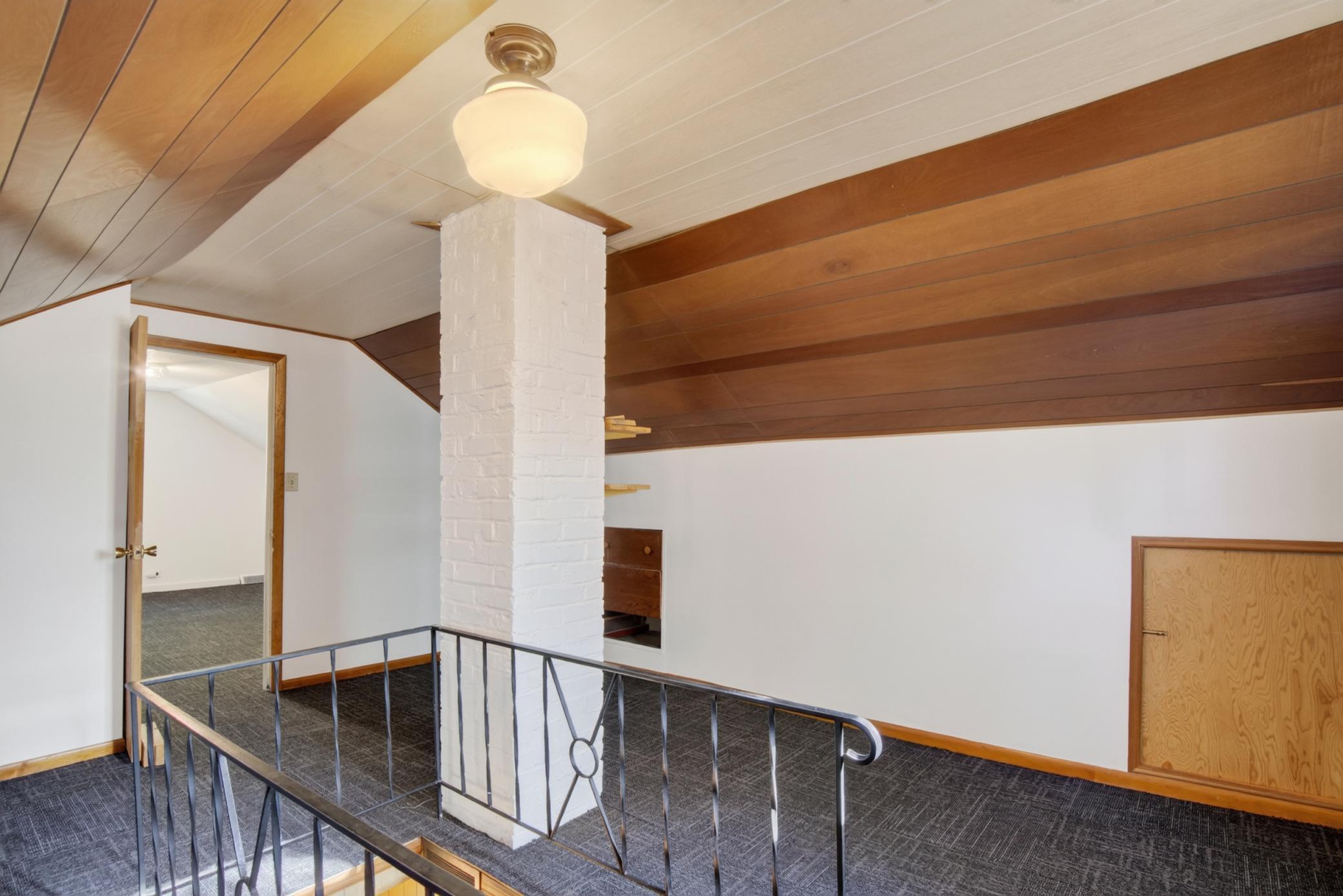 1920 single family home for sale at 521 5th Avenue NW in Valley City, ND — 2 bed, 2 bath (photo 18 of 38)
