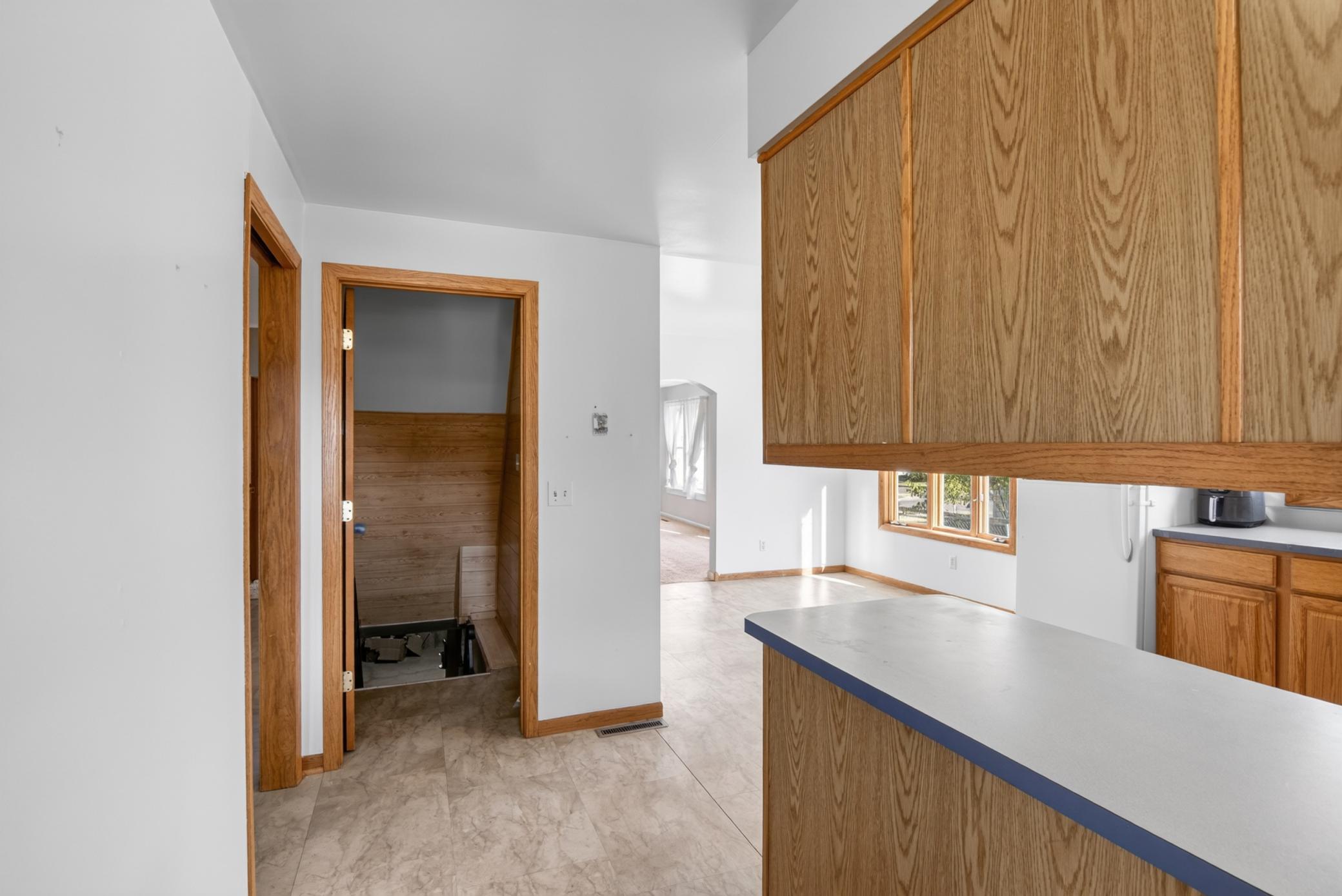1920 single family home for sale at 521 5th Avenue NW in Valley City, ND — 2 bed, 2 bath (photo 20 of 38)