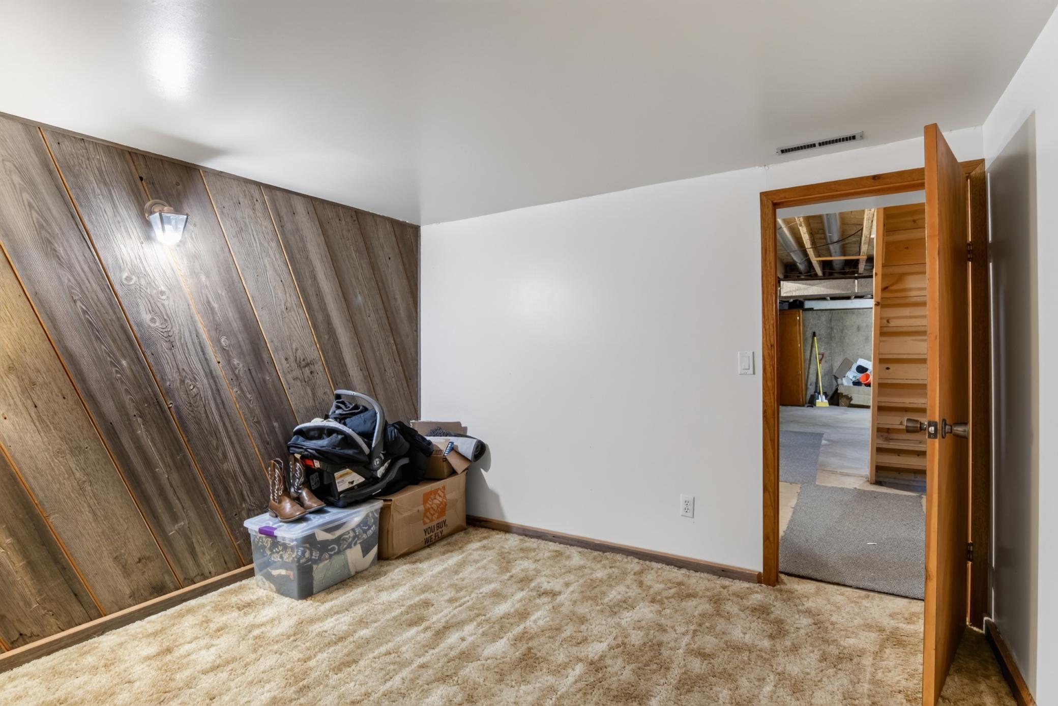 1920 single family home for sale at 521 5th Avenue NW in Valley City, ND — 2 bed, 2 bath (photo 24 of 38)
