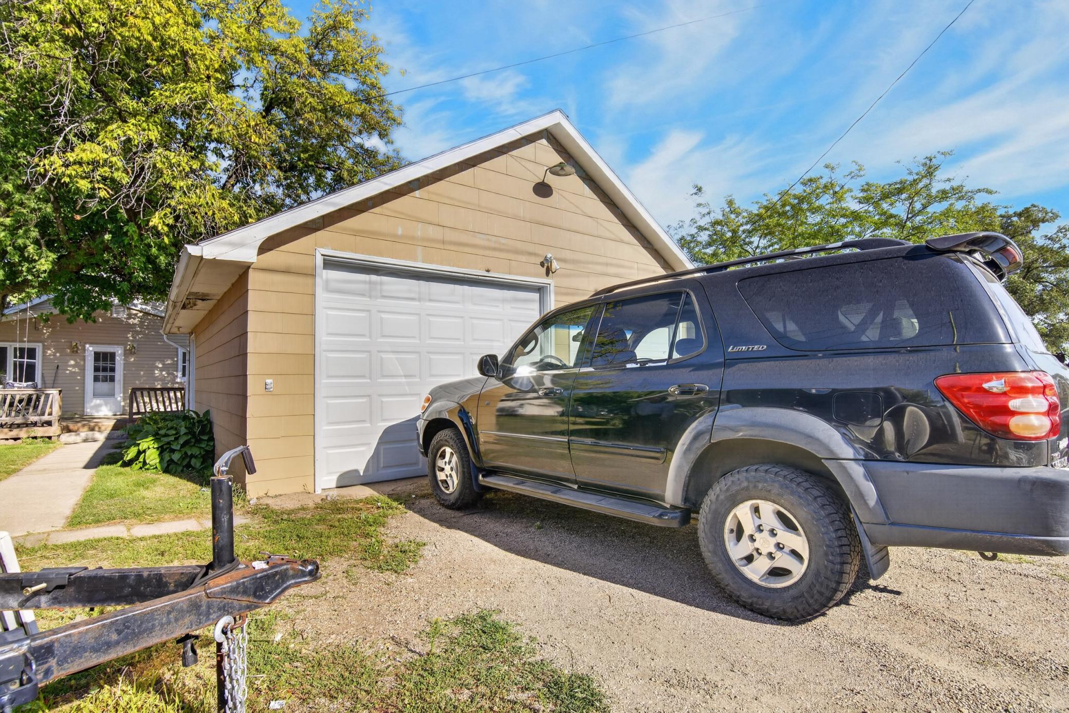 1920 single family home for sale at 521 5th Avenue NW in Valley City, ND — 2 bed, 2 bath (photo 33 of 38)