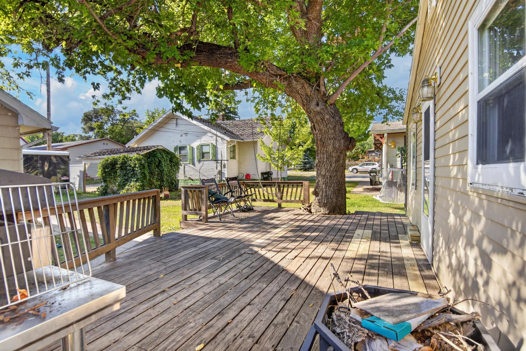 1920 single family home for sale at 521 5th Avenue NW in Valley City, ND — 2 bed, 2 bath (photo 37 of 38)