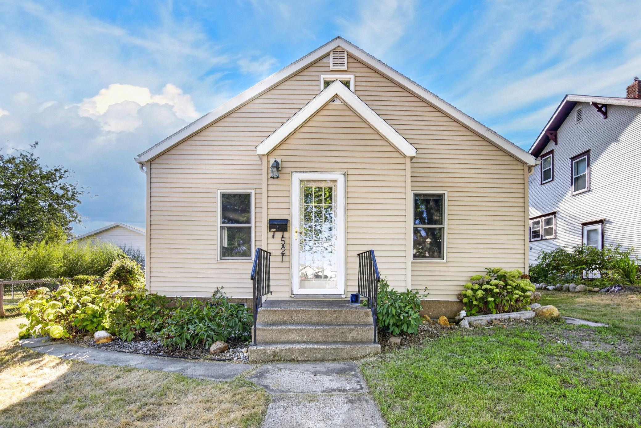 1920 single family home for sale at 521 5th Avenue NW in Valley City, ND — 2 bed, 2 bath (photo 38 of 38)