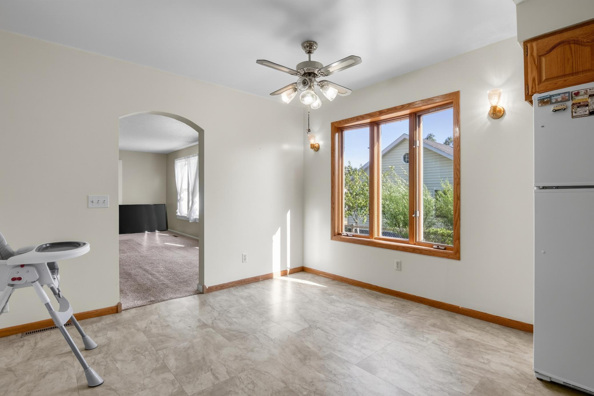 1920 single family home for sale at 521 5th Avenue NW in Valley City, ND — 2 bed, 2 bath (photo 6 of 38)