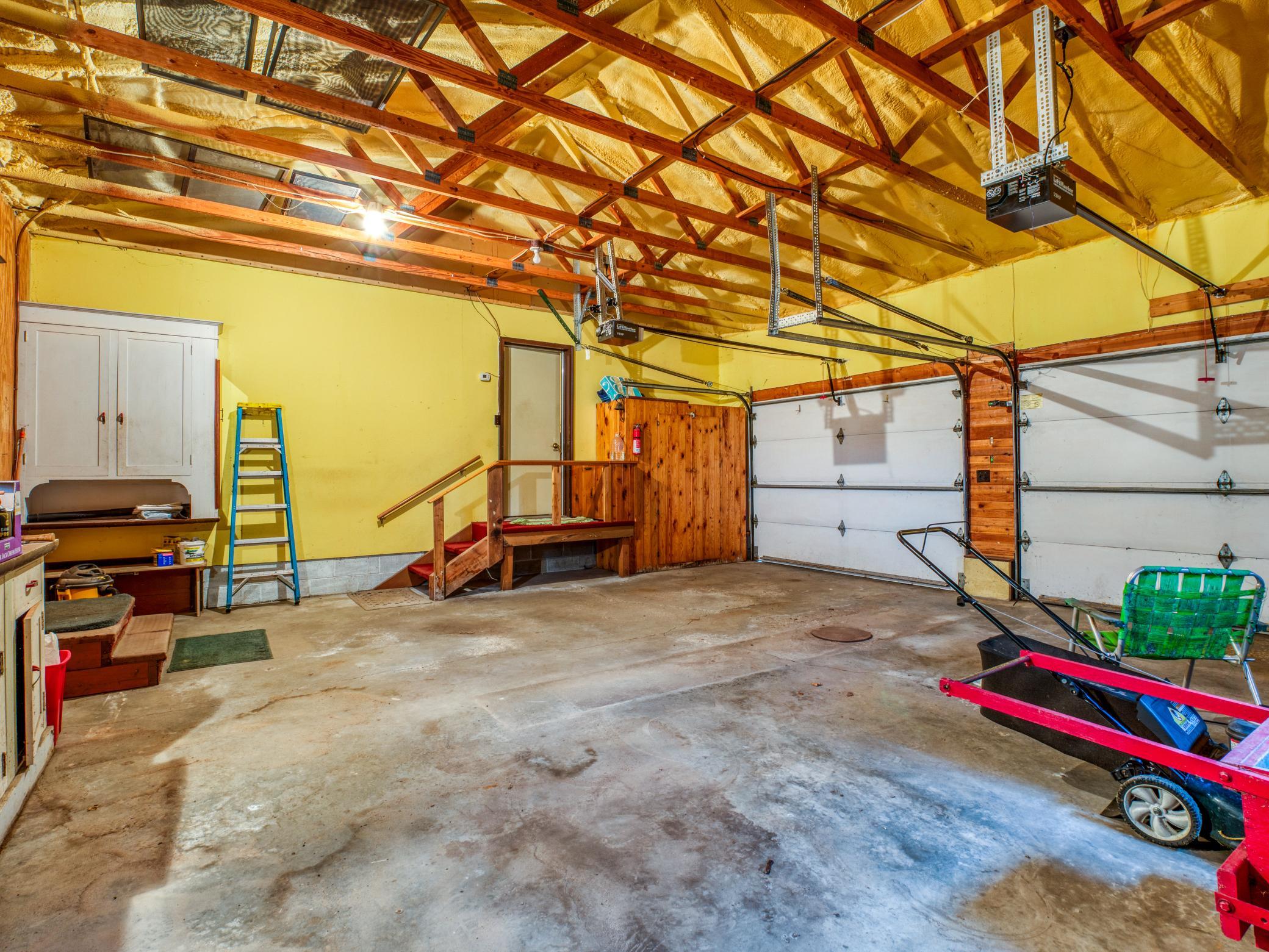 1979 single family home for sale at 1902 Lakeview Drive SW in Bemidji, MN — 2 bed, 2 bath (photo 12 of 58)