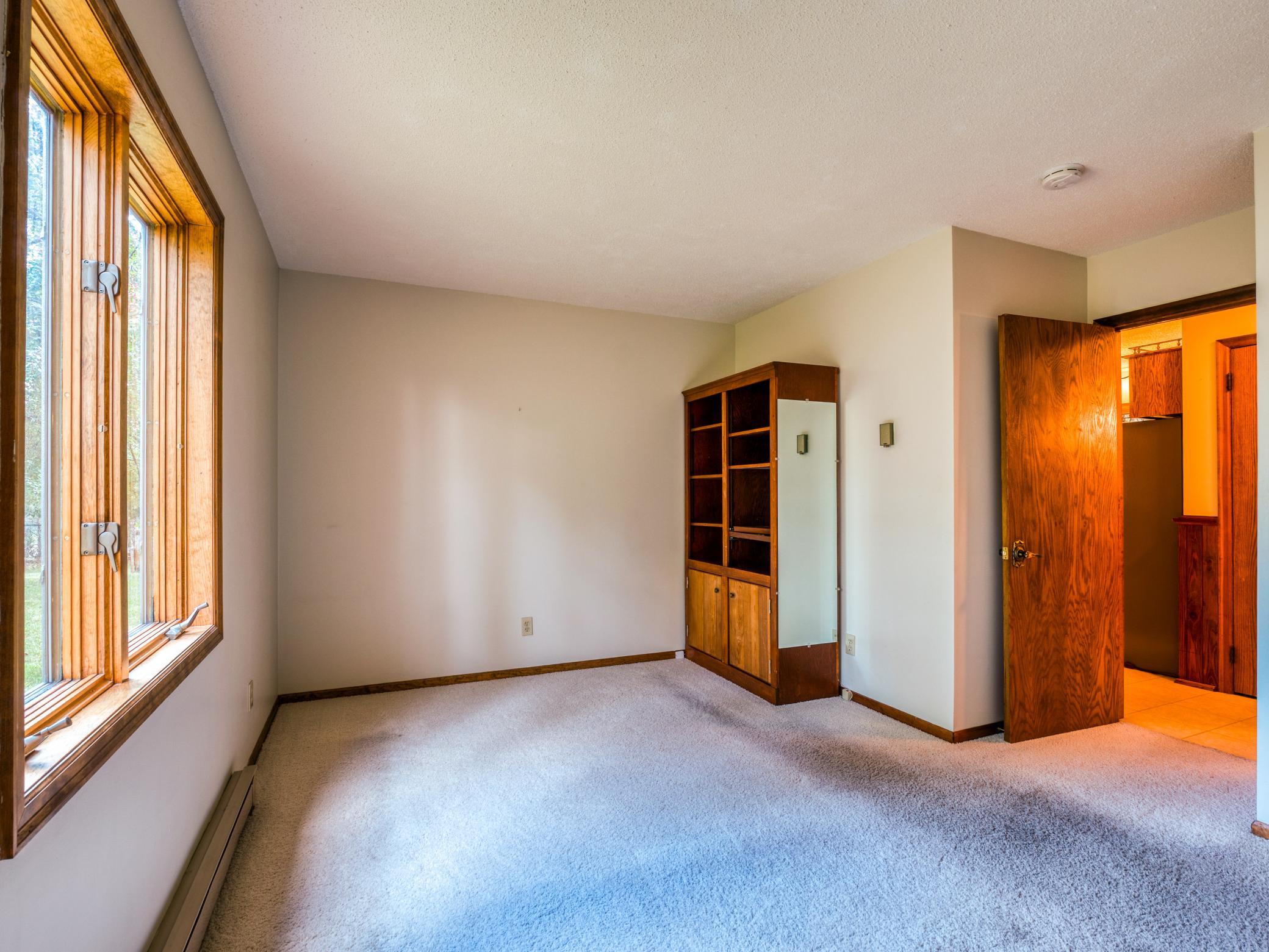1979 single family home for sale at 1902 Lakeview Drive SW in Bemidji, MN — 2 bed, 2 bath (photo 14 of 58)