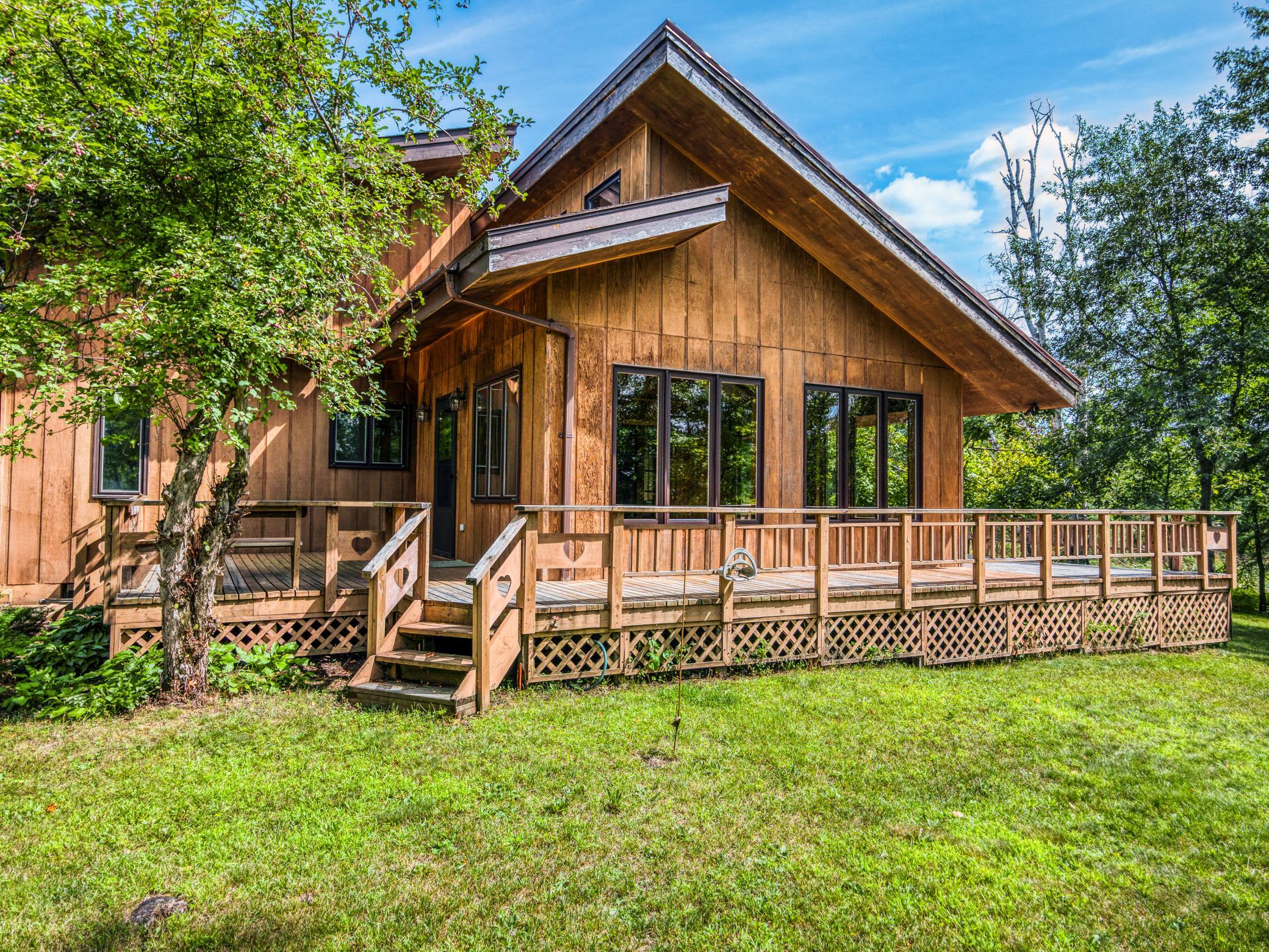 1979 single family home for sale at 1902 Lakeview Drive SW in Bemidji, MN — 2 bed, 2 bath (photo 17 of 58)