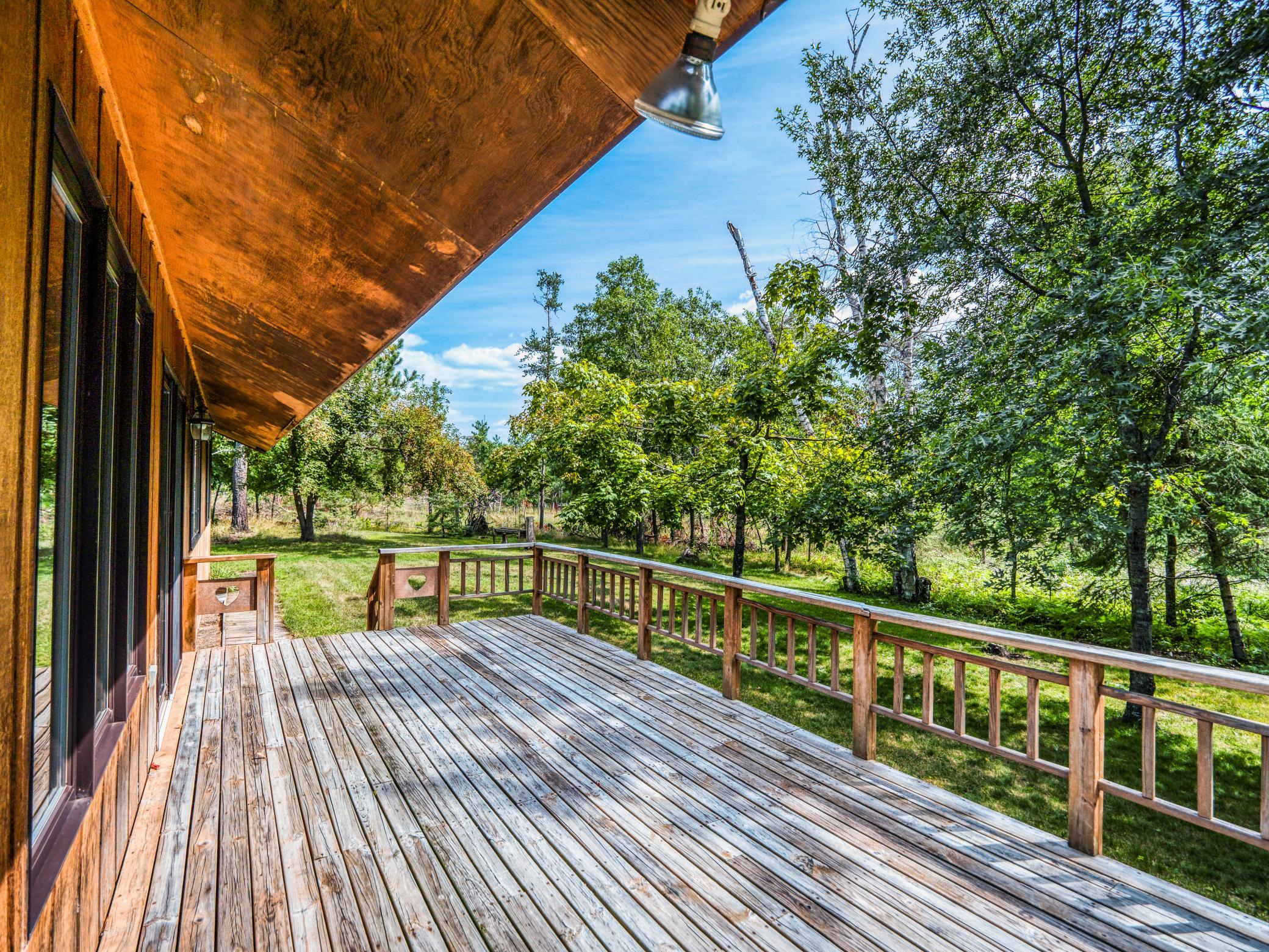 1979 single family home for sale at 1902 Lakeview Drive SW in Bemidji, MN — 2 bed, 2 bath (photo 21 of 58)
