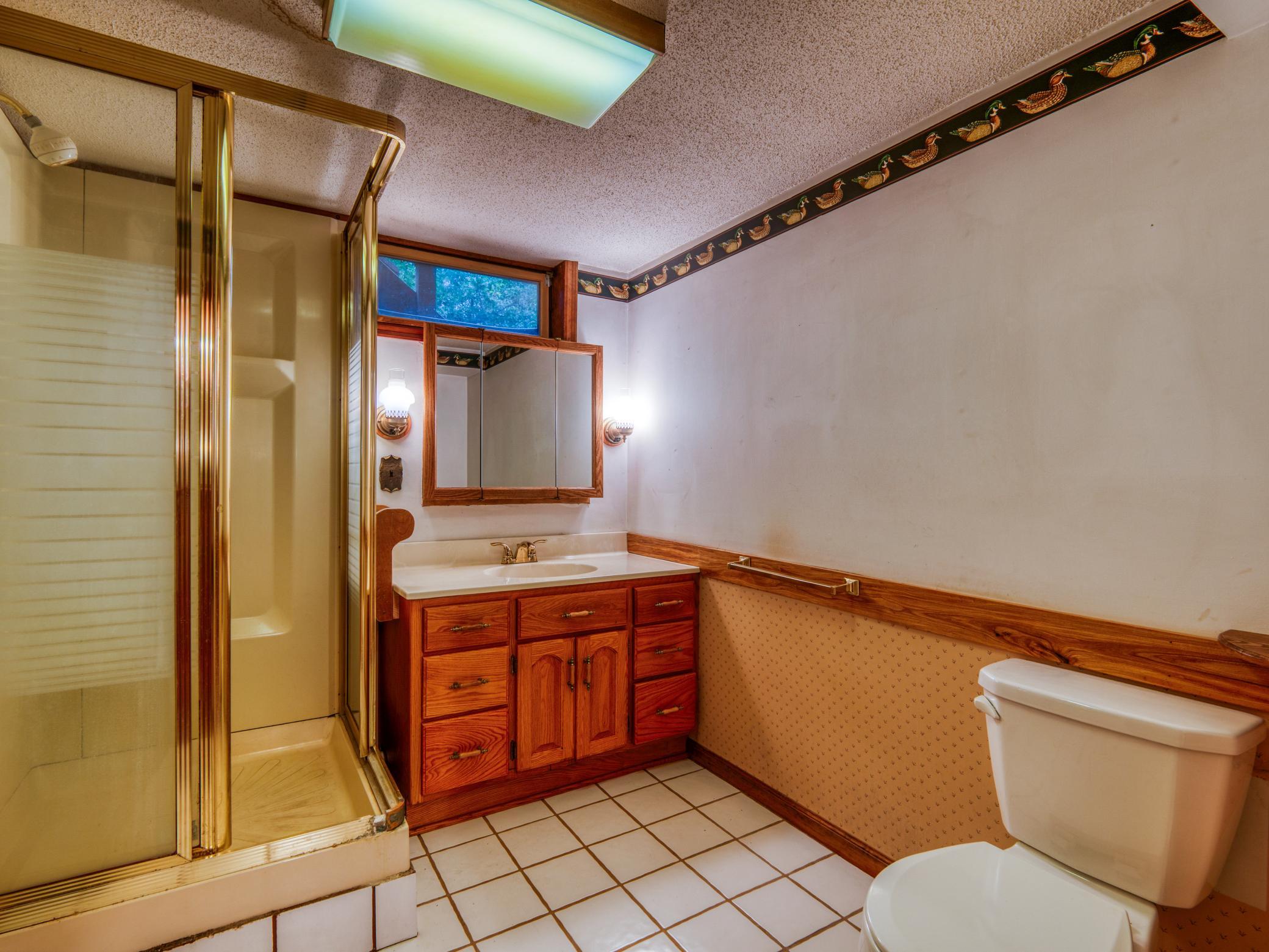 1979 single family home for sale at 1902 Lakeview Drive SW in Bemidji, MN — 2 bed, 2 bath (photo 25 of 58)