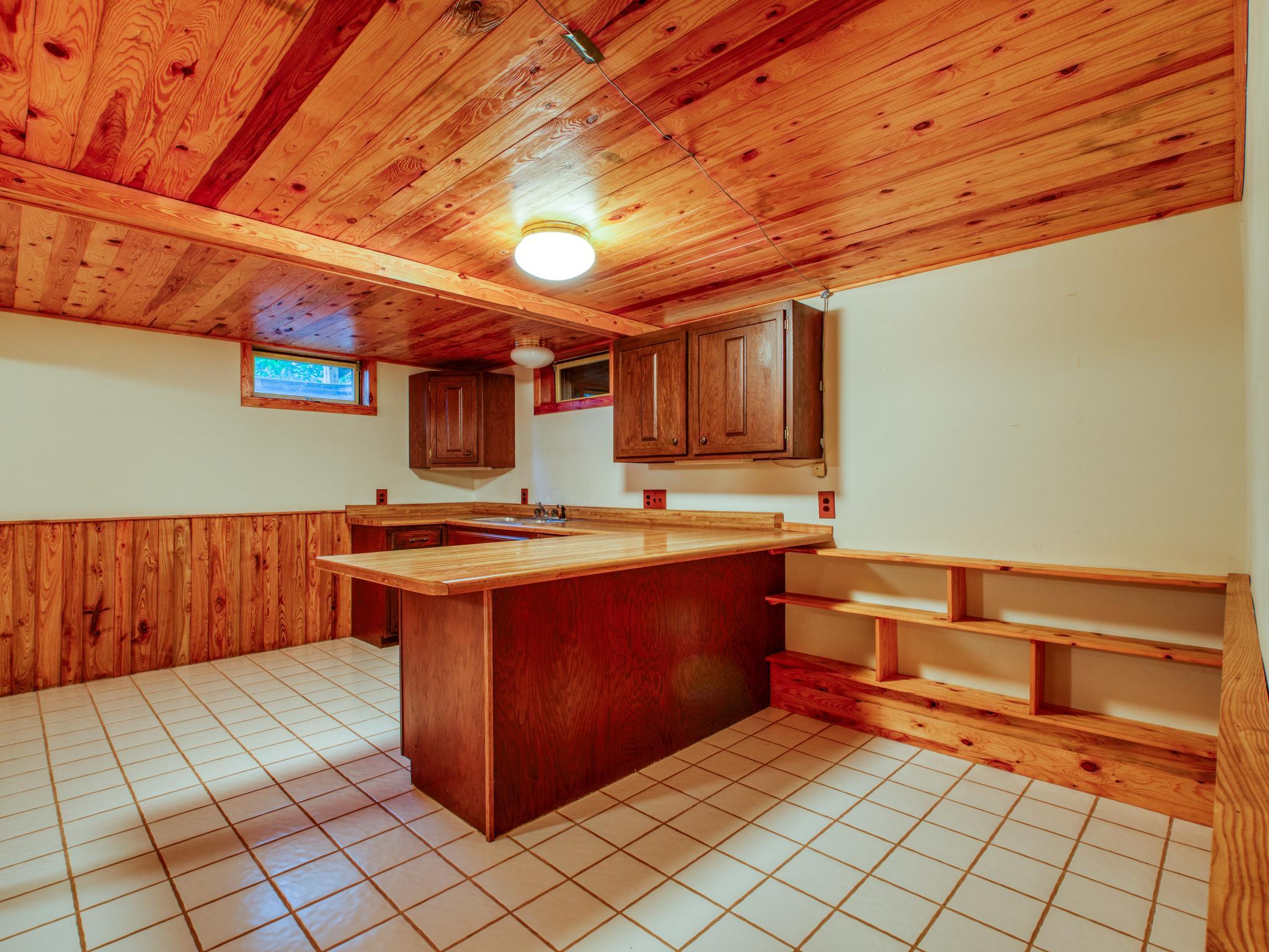 1979 single family home for sale at 1902 Lakeview Drive SW in Bemidji, MN — 2 bed, 2 bath (photo 28 of 58)