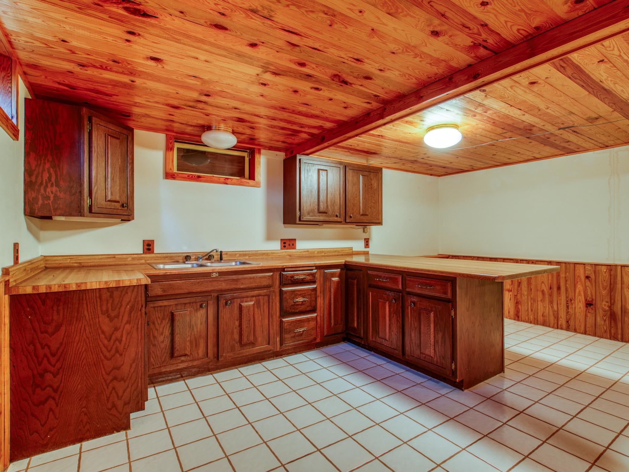 1979 single family home for sale at 1902 Lakeview Drive SW in Bemidji, MN — 2 bed, 2 bath (photo 29 of 58)
