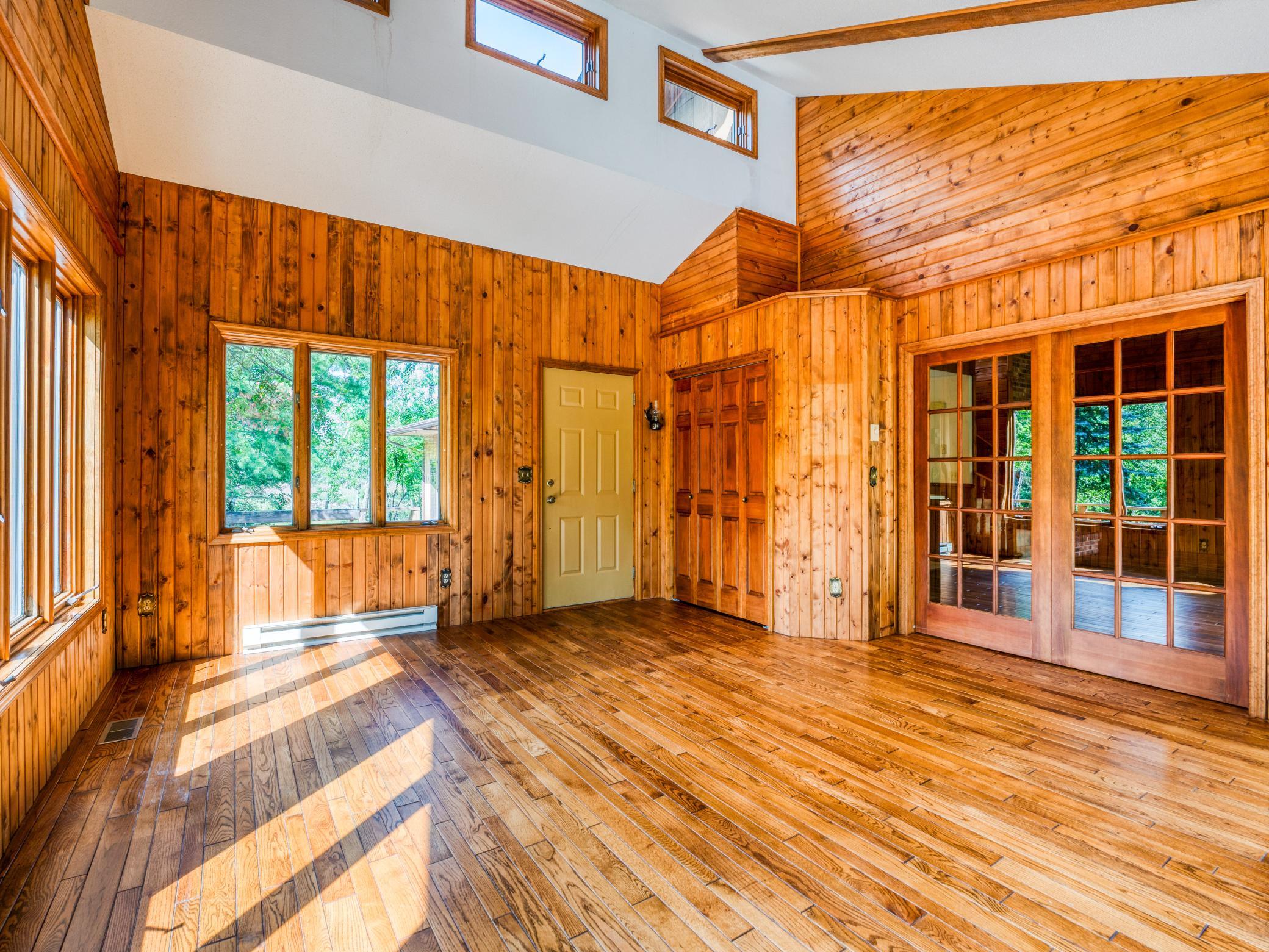 1979 single family home for sale at 1902 Lakeview Drive SW in Bemidji, MN — 2 bed, 2 bath (photo 4 of 58)
