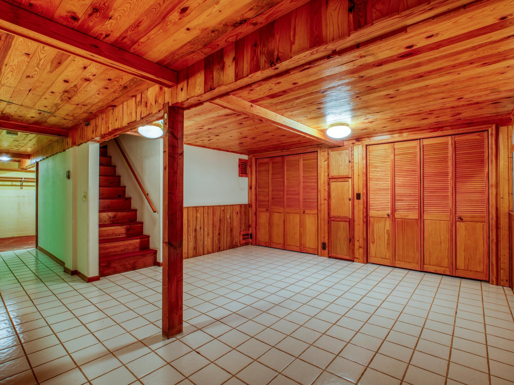 1979 single family home for sale at 1902 Lakeview Drive SW in Bemidji, MN — 2 bed, 2 bath (photo 32 of 58)