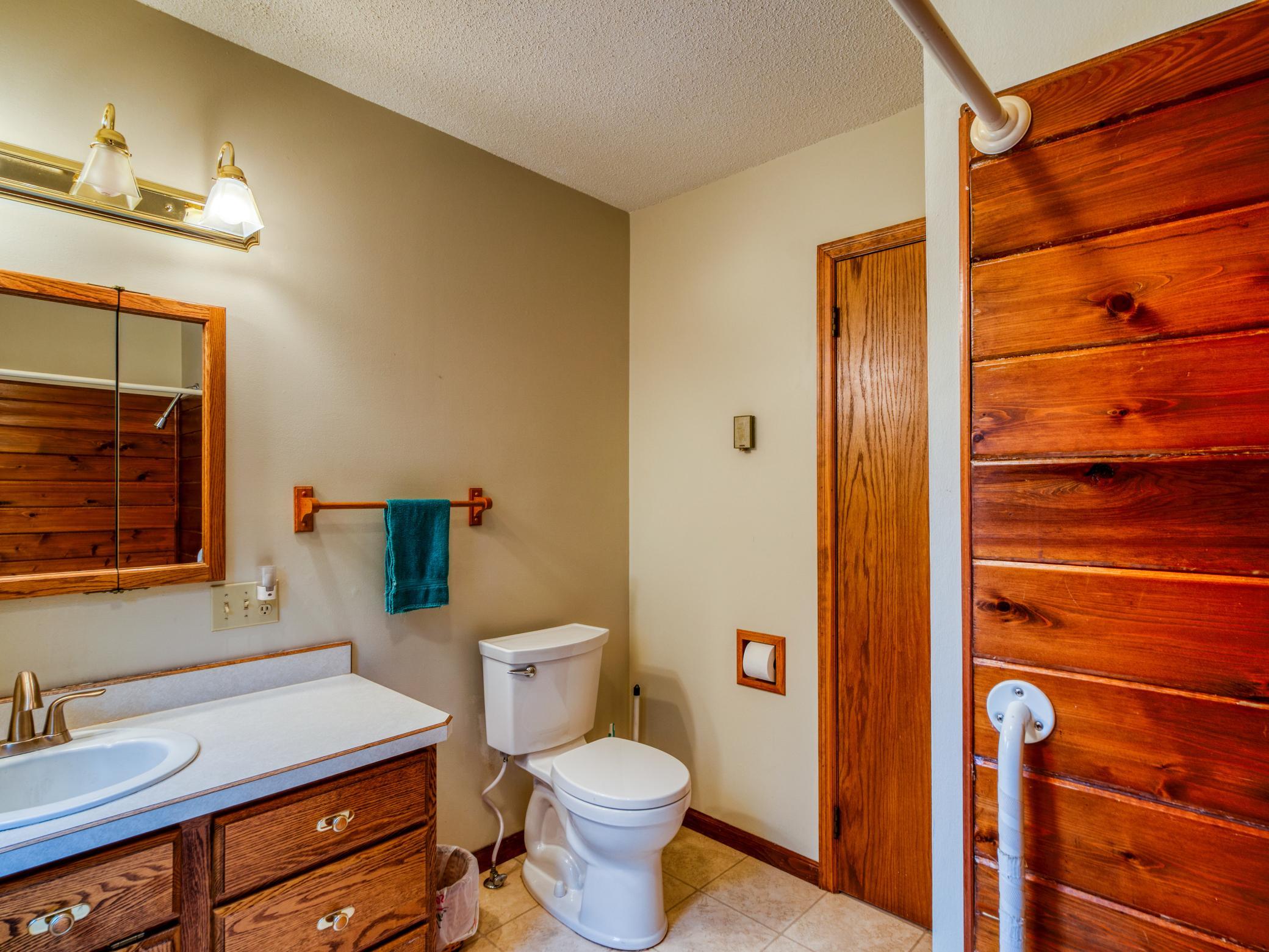 1979 single family home for sale at 1902 Lakeview Drive SW in Bemidji, MN — 2 bed, 2 bath (photo 34 of 58)