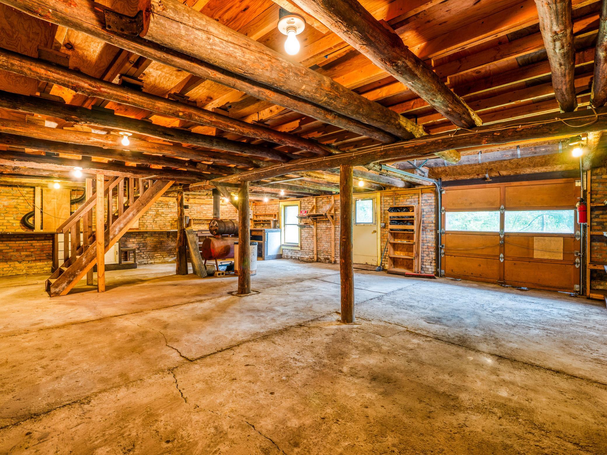 1979 single family home for sale at 1902 Lakeview Drive SW in Bemidji, MN — 2 bed, 2 bath (photo 52 of 58)