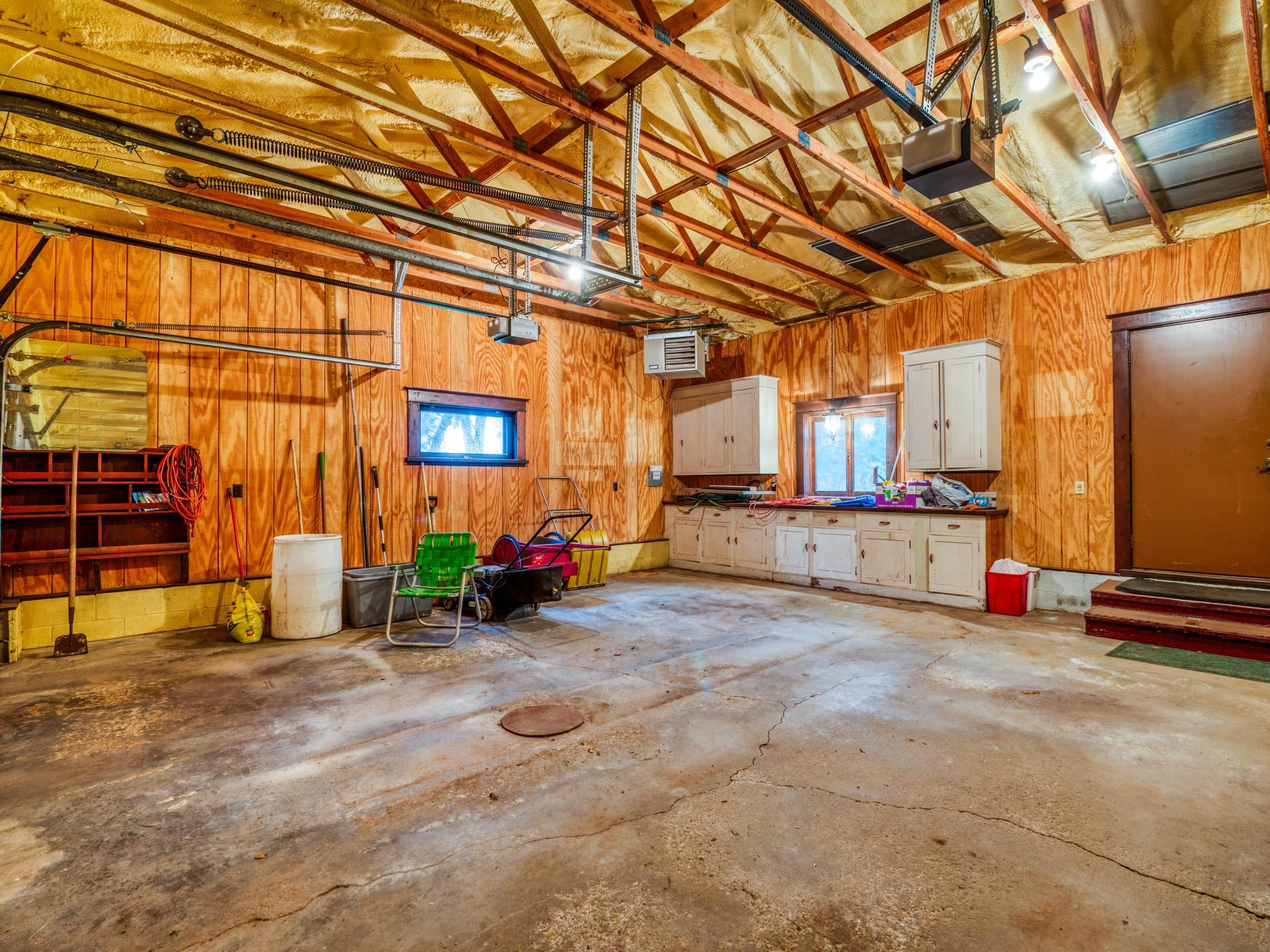 1979 single family home for sale at 1902 Lakeview Drive SW in Bemidji, MN — 2 bed, 2 bath (photo 10 of 58)