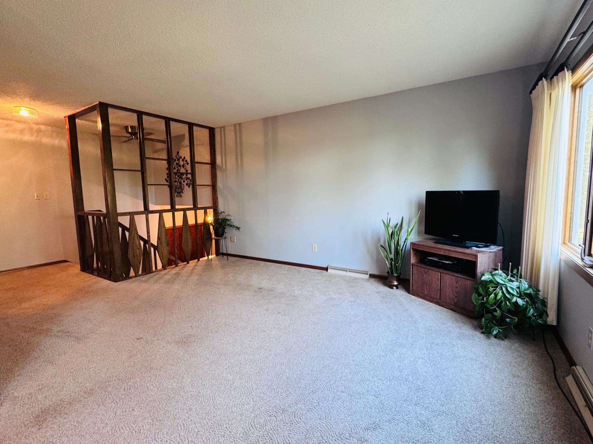 1975 single family home for sale at 14045 190th Avenue NE in Thief River Falls, MN — 4 bed, 2 bath (photo 12 of 51)