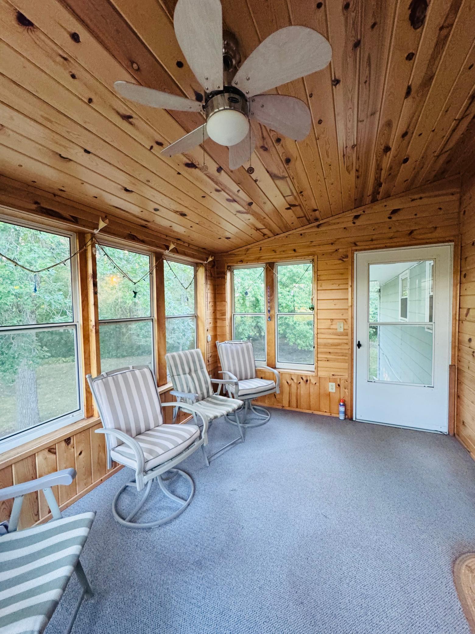 1975 single family home for sale at 14045 190th Avenue NE in Thief River Falls, MN — 4 bed, 2 bath (photo 20 of 51)