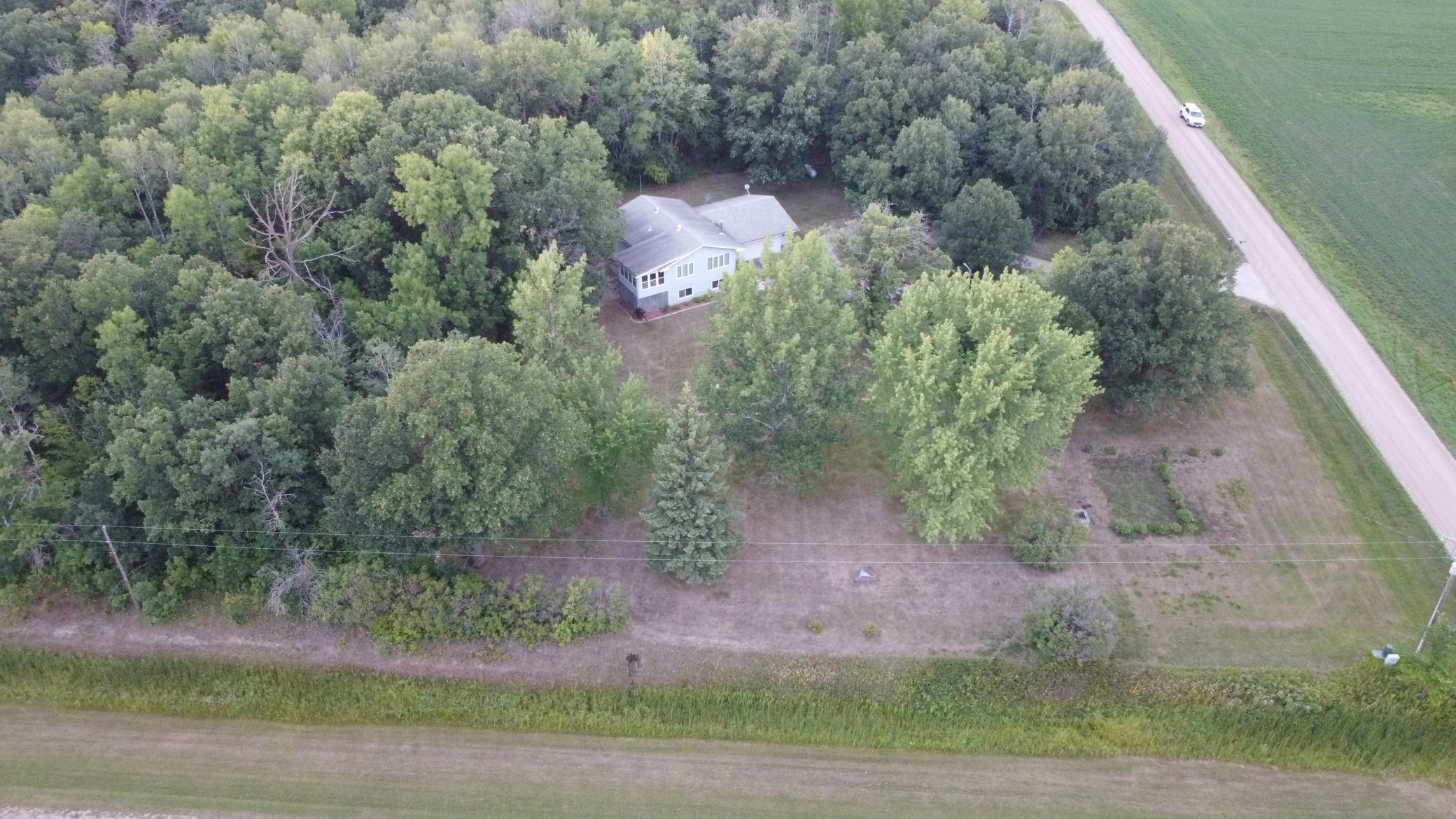 1975 single family home for sale at 14045 190th Avenue NE in Thief River Falls, MN — 4 bed, 2 bath (photo 3 of 51)