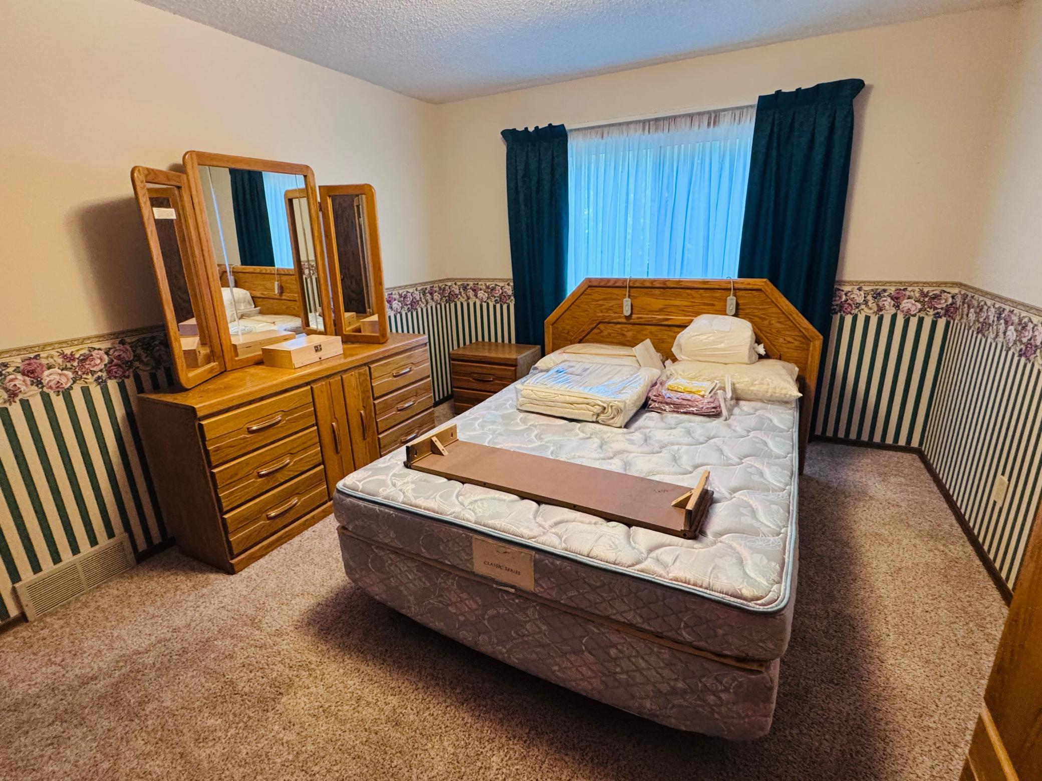 1975 single family home for sale at 14045 190th Avenue NE in Thief River Falls, MN — 4 bed, 2 bath (photo 25 of 51)