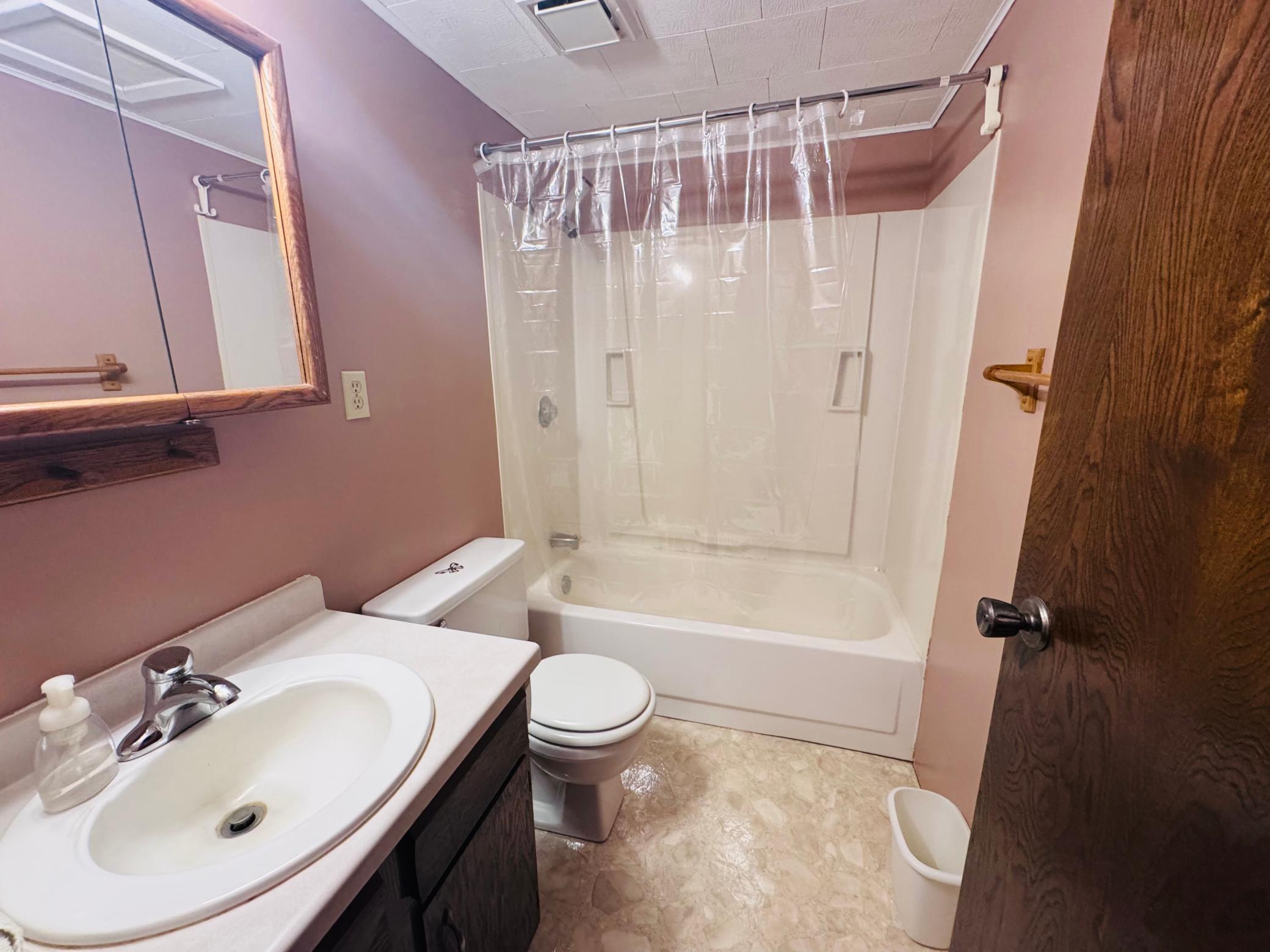 1975 single family home for sale at 14045 190th Avenue NE in Thief River Falls, MN — 4 bed, 2 bath (photo 38 of 51)