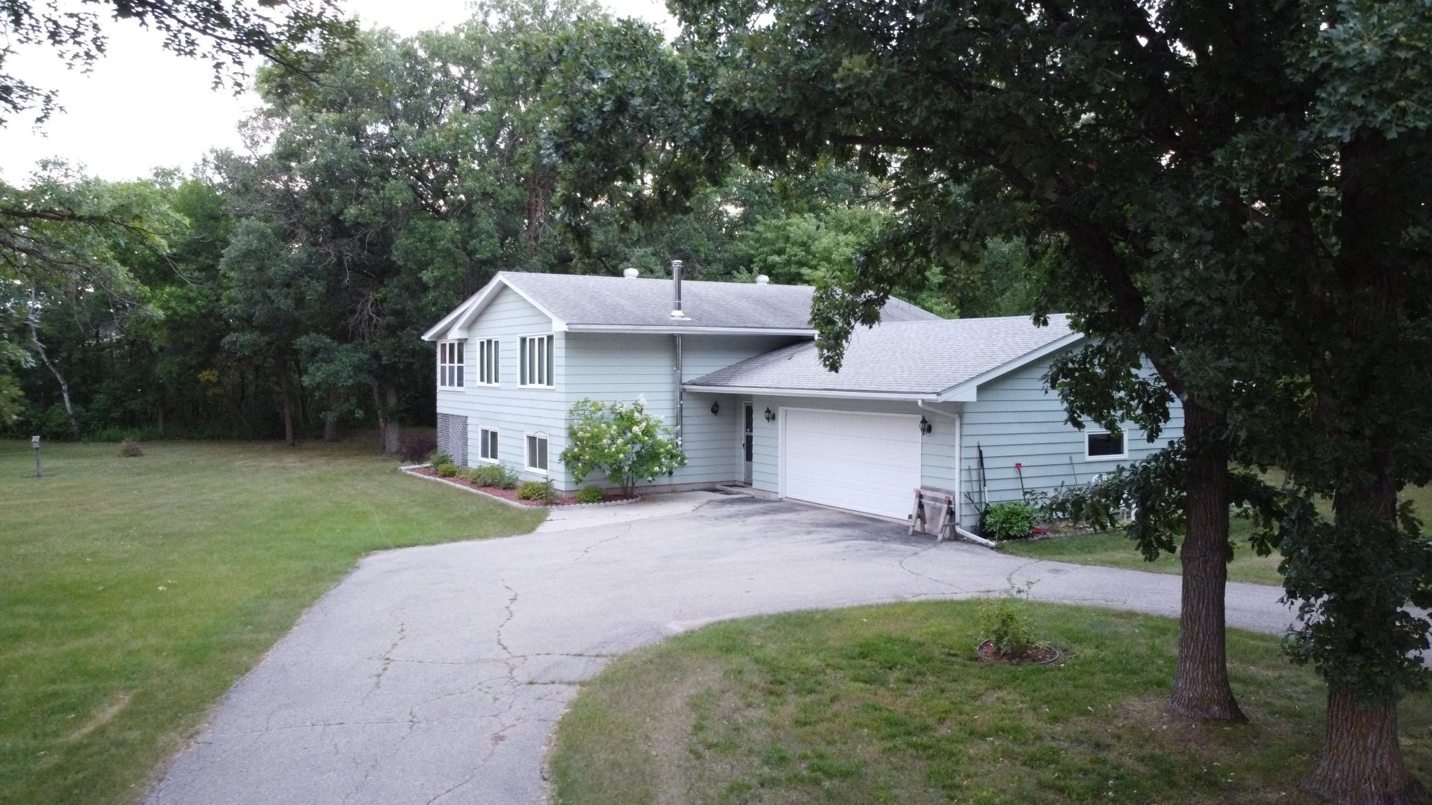 1975 single family home for sale at 14045 190th Avenue NE in Thief River Falls, MN — 4 bed, 2 bath (photo 7 of 51)