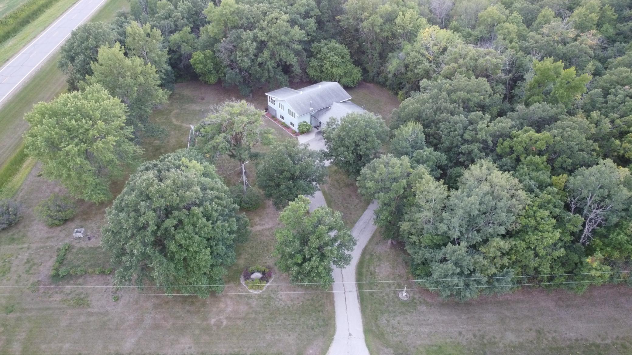 1975 single family home for sale at 14045 190th Avenue NE in Thief River Falls, MN — 4 bed, 2 bath (photo 10 of 51)