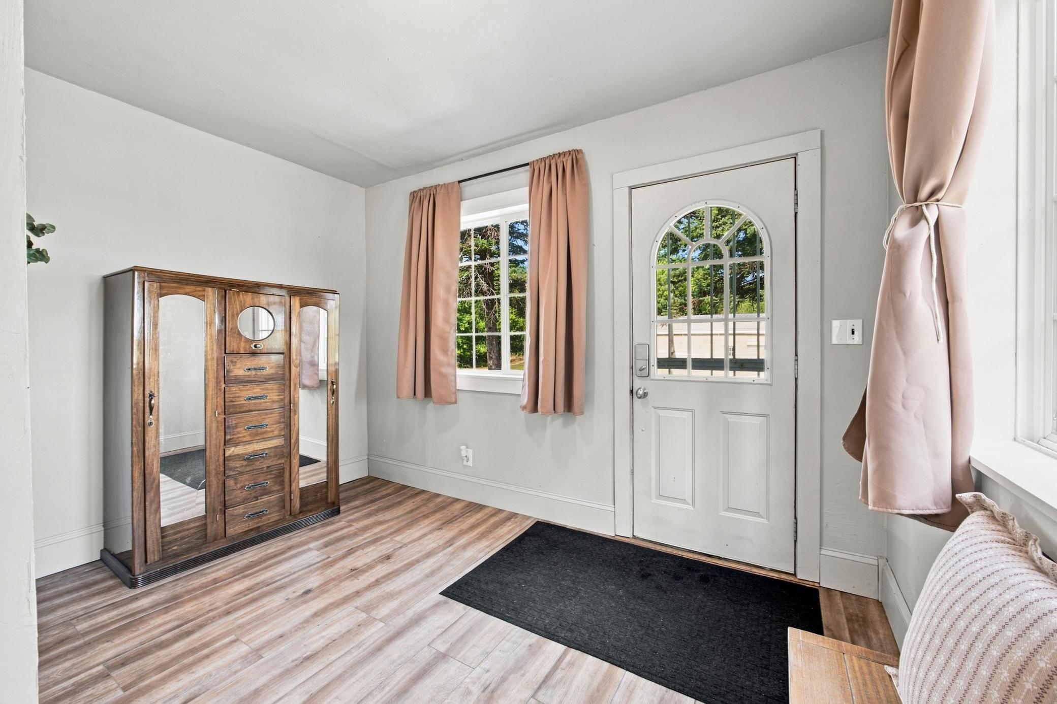 1890 single family home for sale at 38401 County Highway 21 in Rothsay, MN — 3 bed, 1 bath (photo 4 of 35)