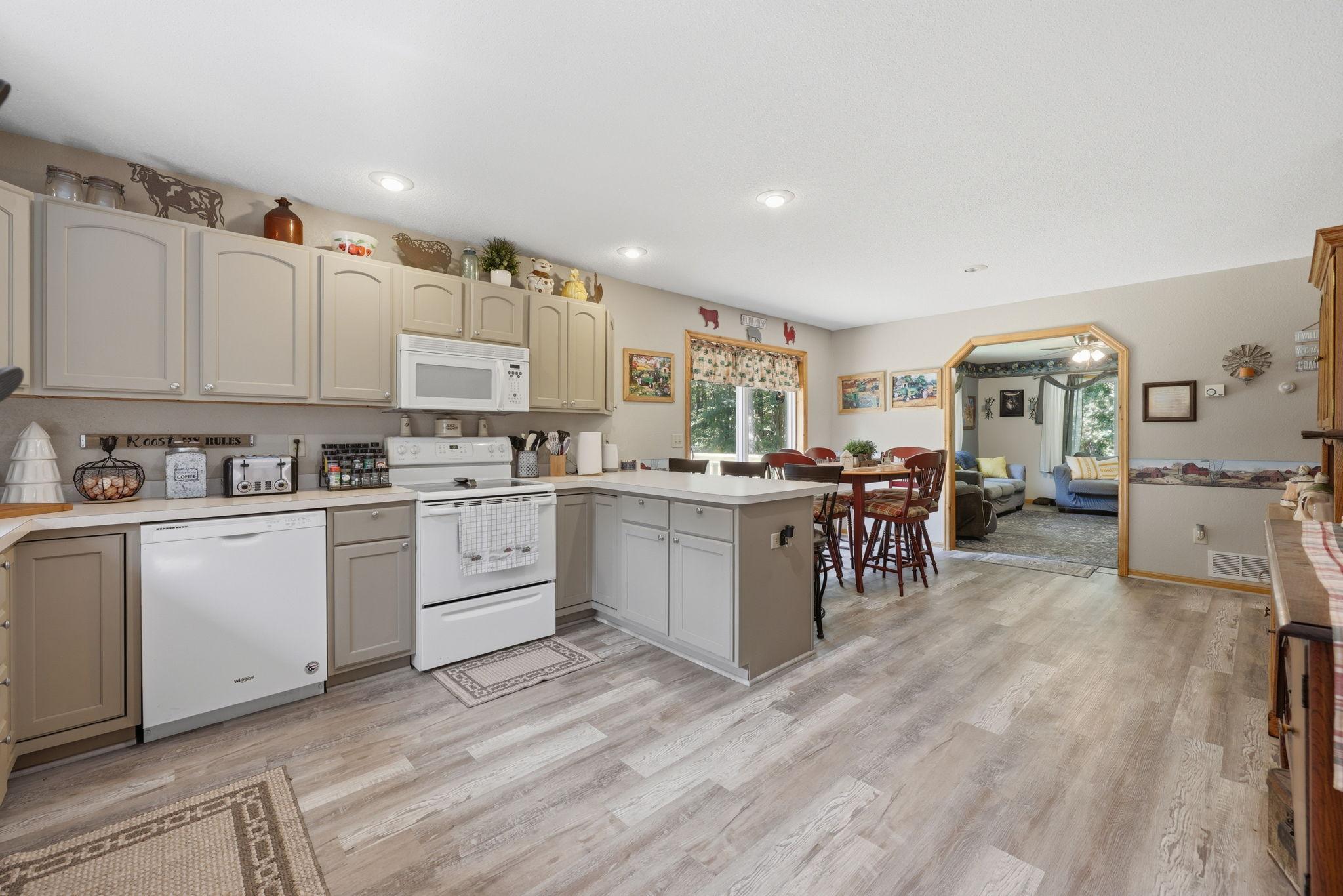 2001 single family home for sale at 2855 150th Avenue in Brainerd, MN — 3 bed, 3 bath (photo 11 of 40)