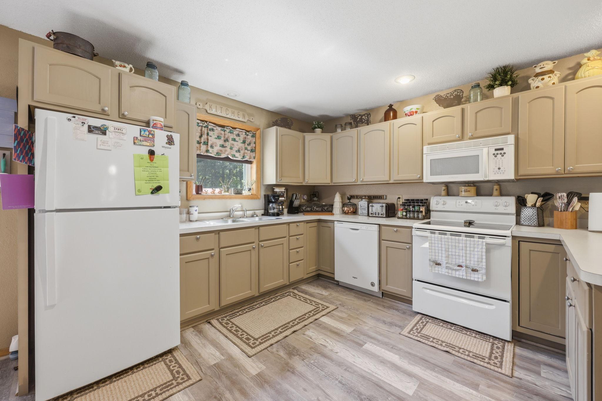2001 single family home for sale at 2855 150th Avenue in Brainerd, MN — 3 bed, 3 bath (photo 12 of 40)