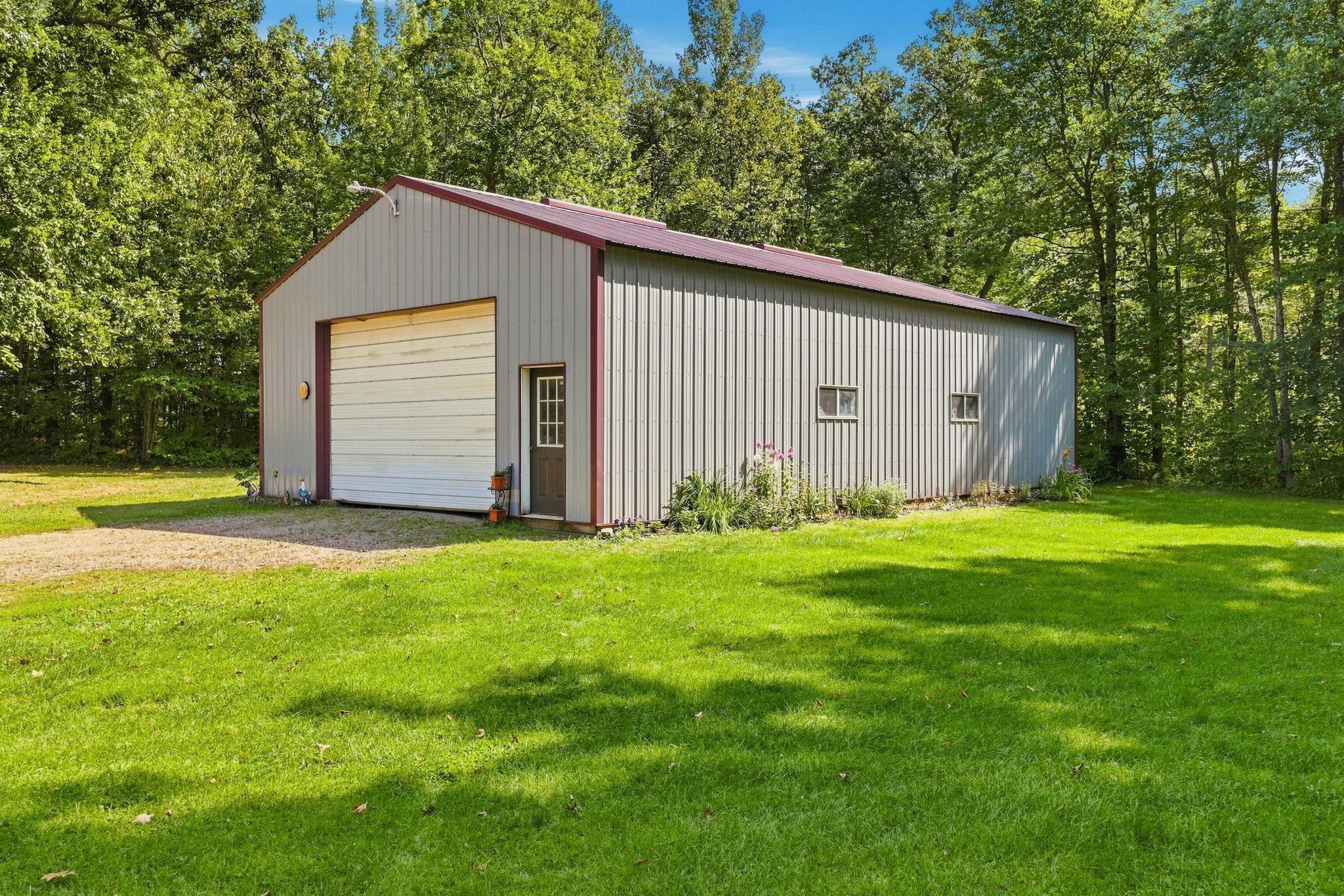 2001 single family home for sale at 2855 150th Avenue in Brainerd, MN — 3 bed, 3 bath (photo 3 of 40)
