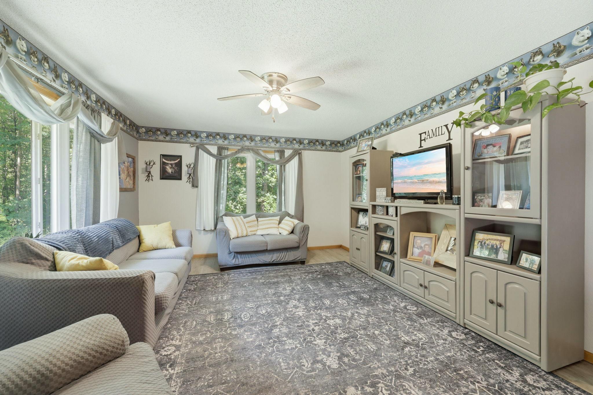 2001 single family home for sale at 2855 150th Avenue in Brainerd, MN — 3 bed, 3 bath (photo 5 of 40)