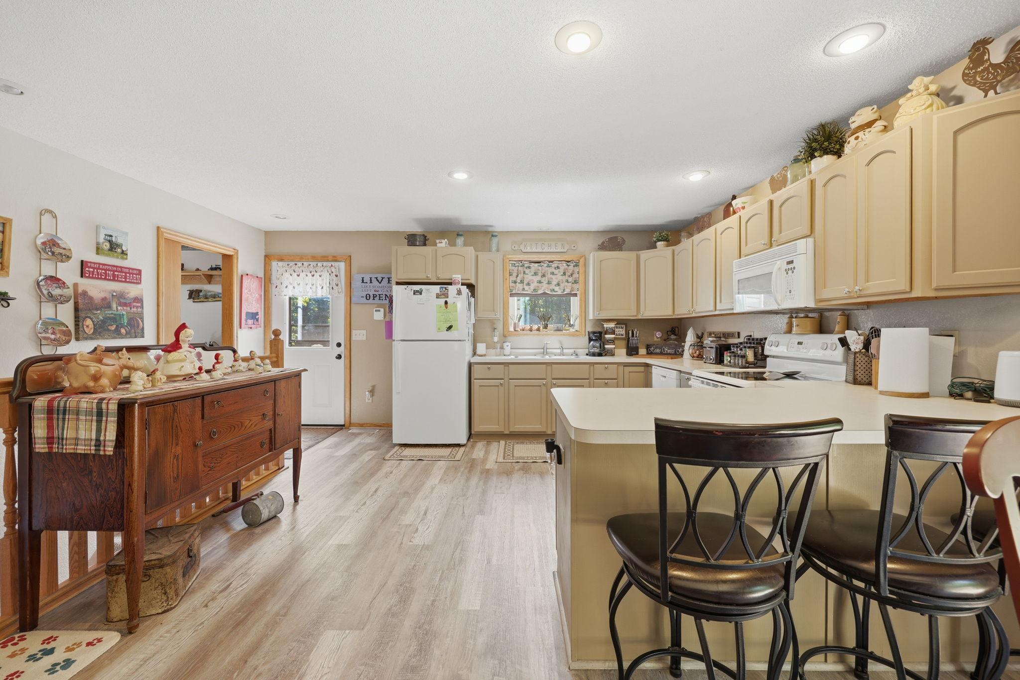 2001 single family home for sale at 2855 150th Avenue in Brainerd, MN — 3 bed, 3 bath (photo 9 of 40)