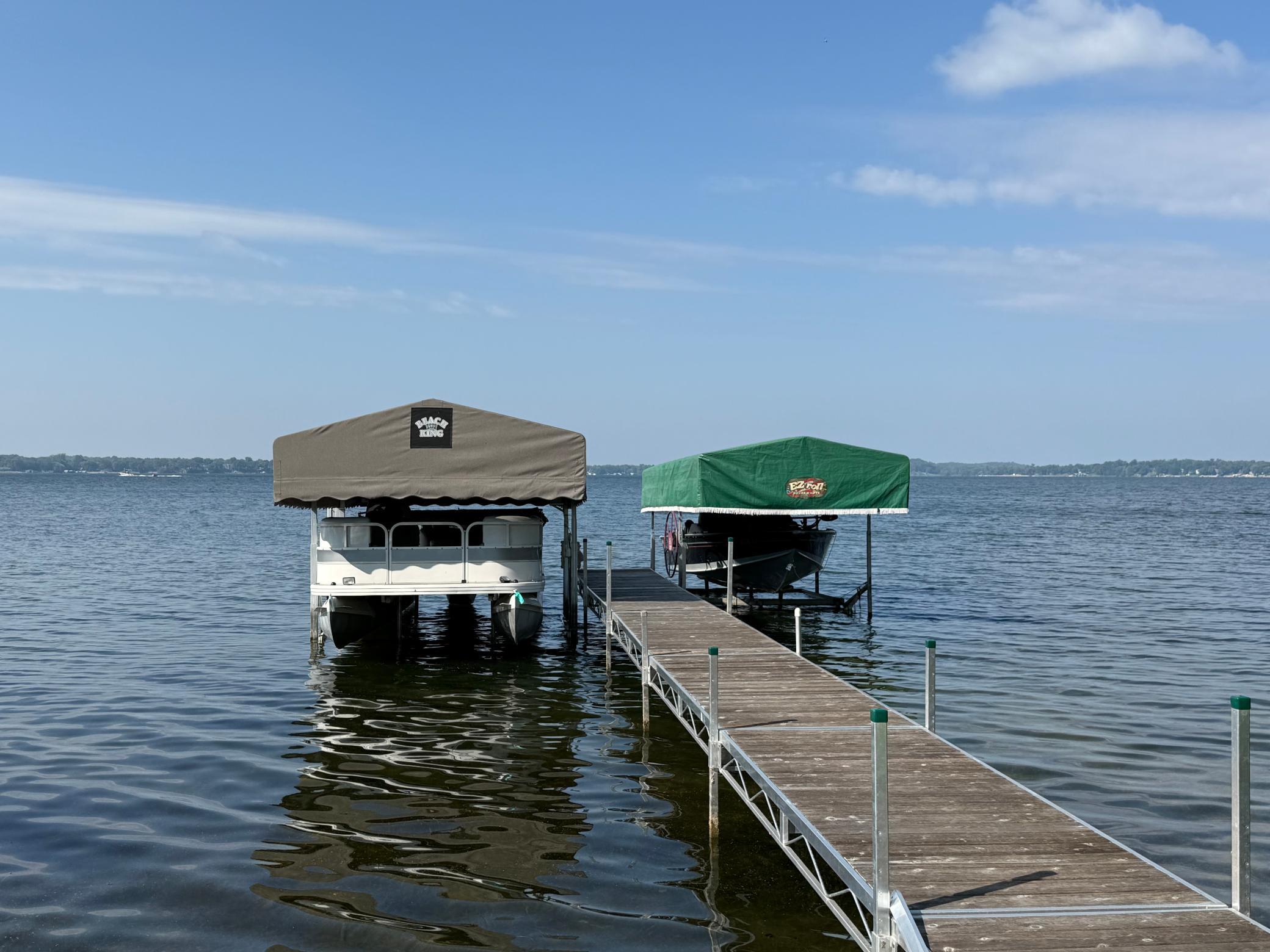 1960 single family home for sale at 1583 E Shore Drive in Detroit Lakes, MN — 4 bed, 2 bath (photo 2 of 41)