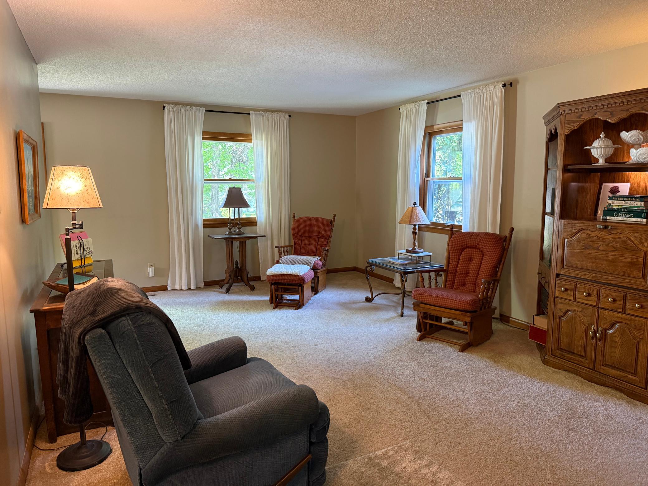 1960 single family home for sale at 1583 E Shore Drive in Detroit Lakes, MN — 4 bed, 2 bath (photo 11 of 41)