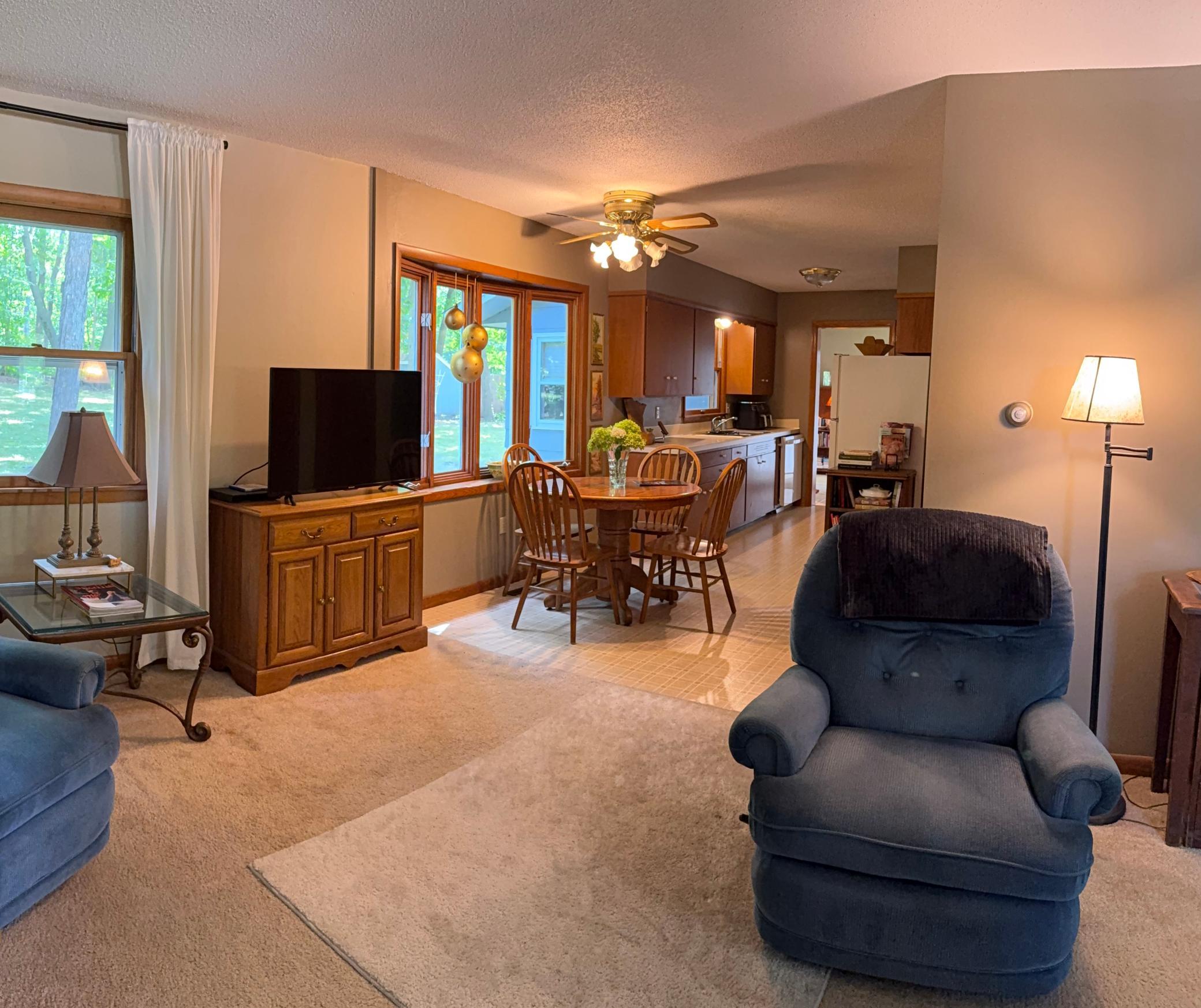 1960 single family home for sale at 1583 E Shore Drive in Detroit Lakes, MN — 4 bed, 2 bath (photo 12 of 41)